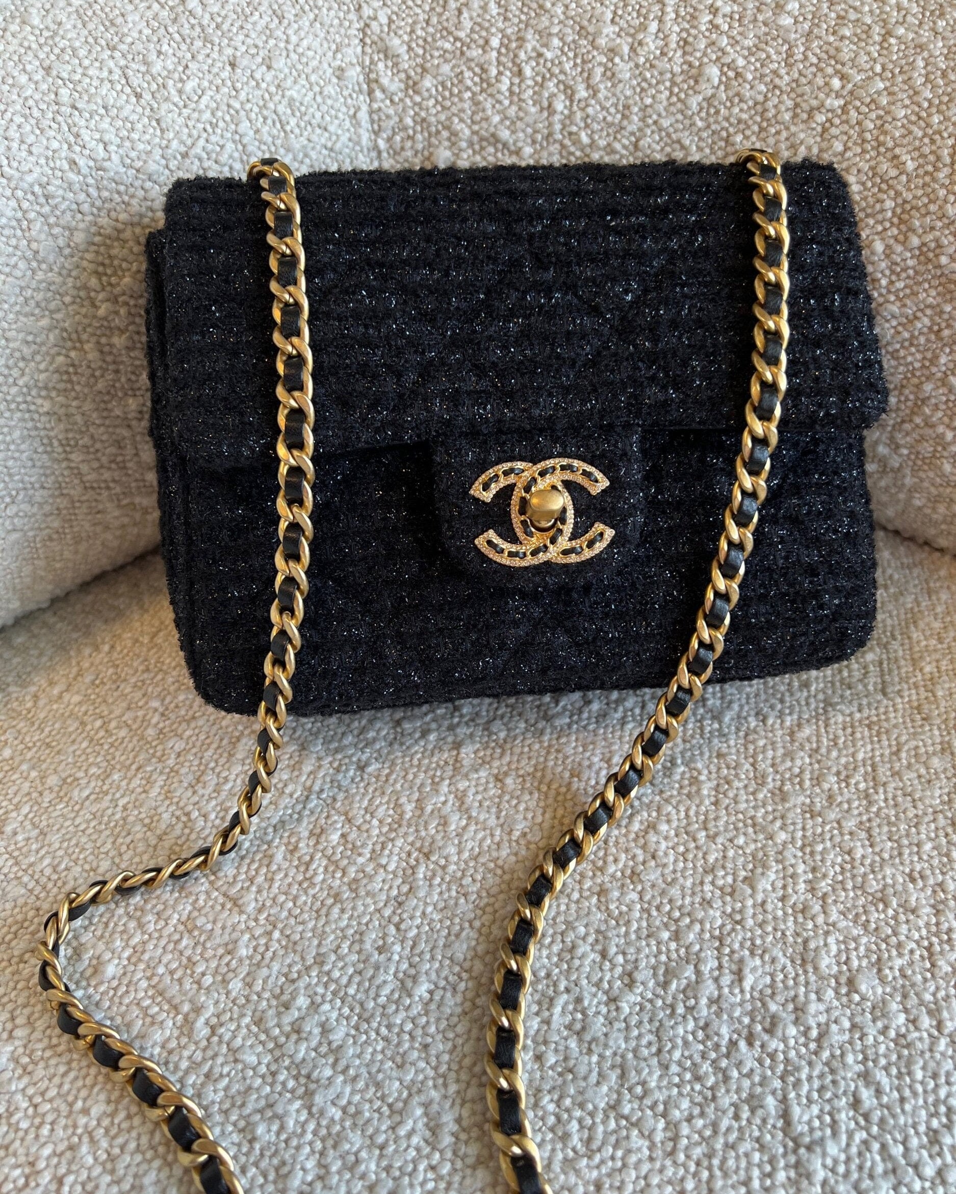 CHANEL Handbag 21K Black Symphony Tweed Single Flap Bag -Knockoff
