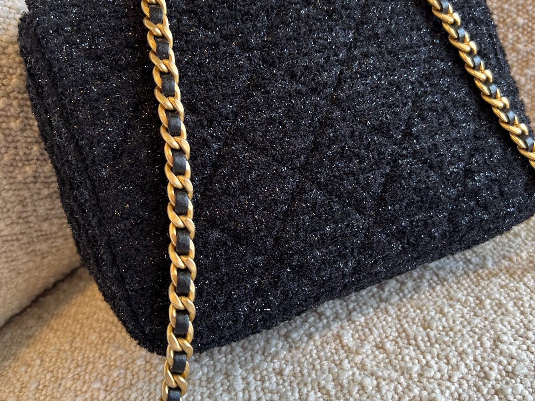 CHANEL Handbag 21K Black Symphony Tweed Single Flap Bag -Knockoff
