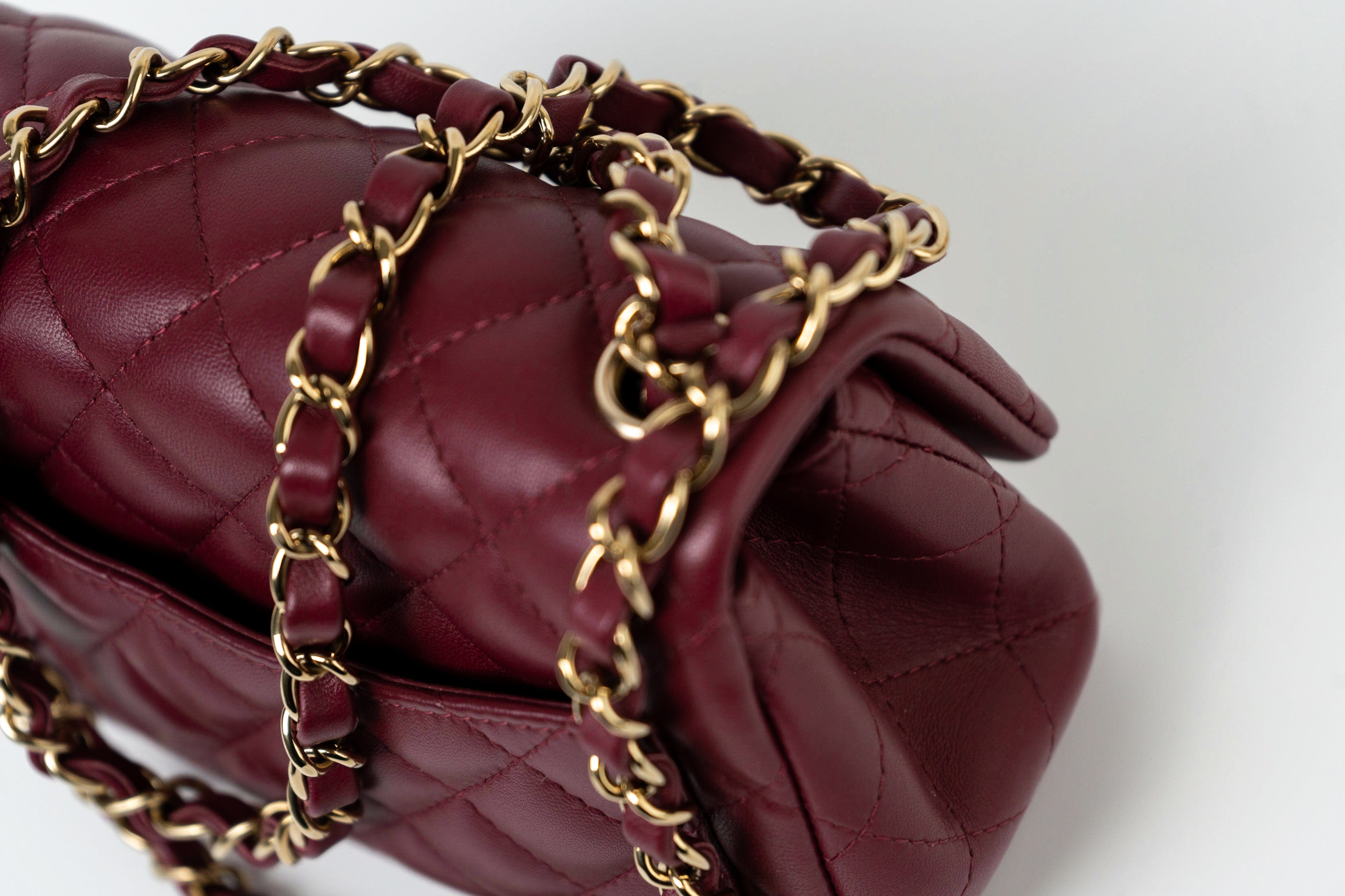 CHANEL Handbag 21K Burgundy Lambskin Quilted Mini Square Flap -Knockoff
