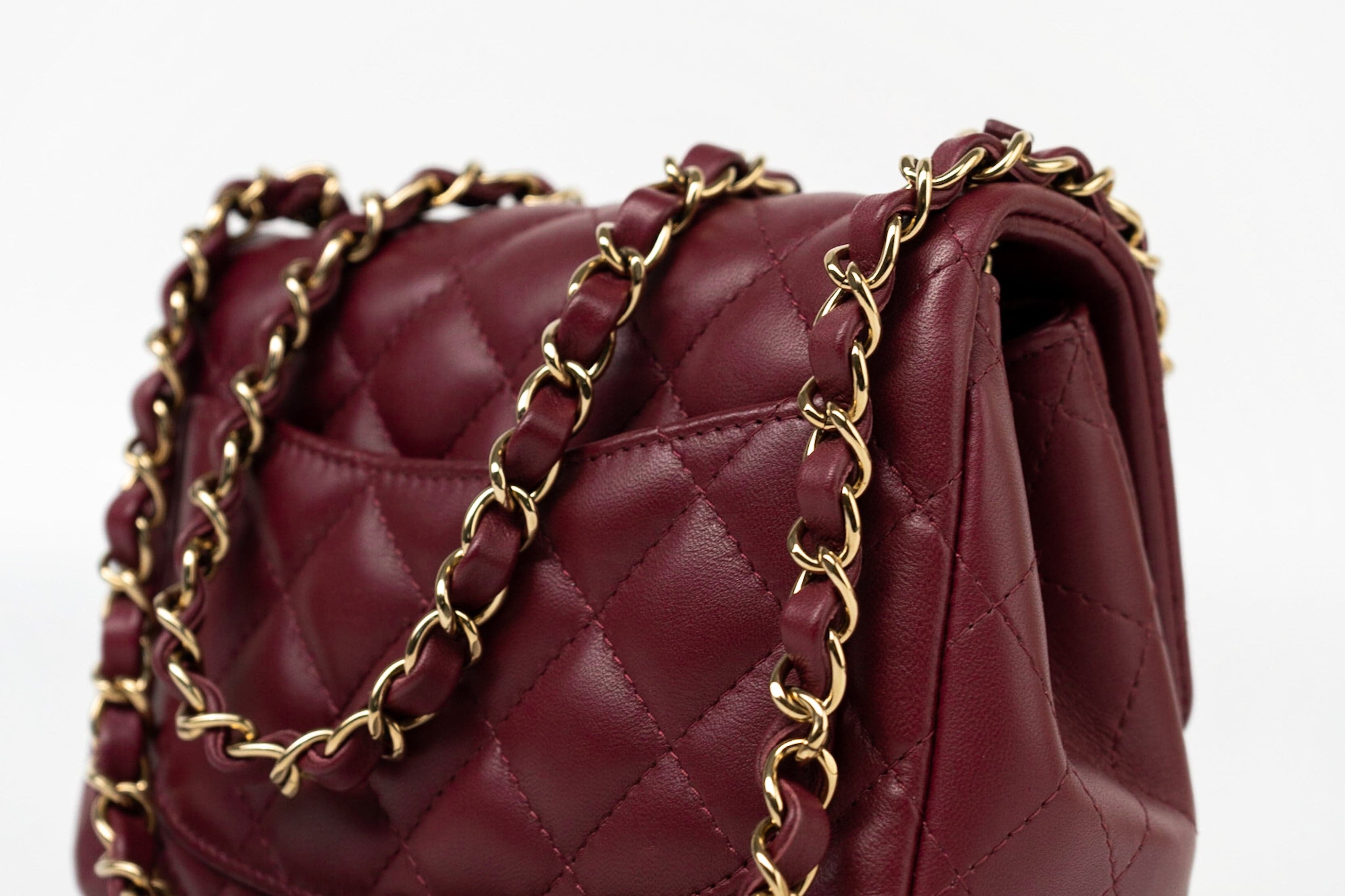 CHANEL Handbag 21K Burgundy Lambskin Quilted Mini Square Flap -Knockoff
