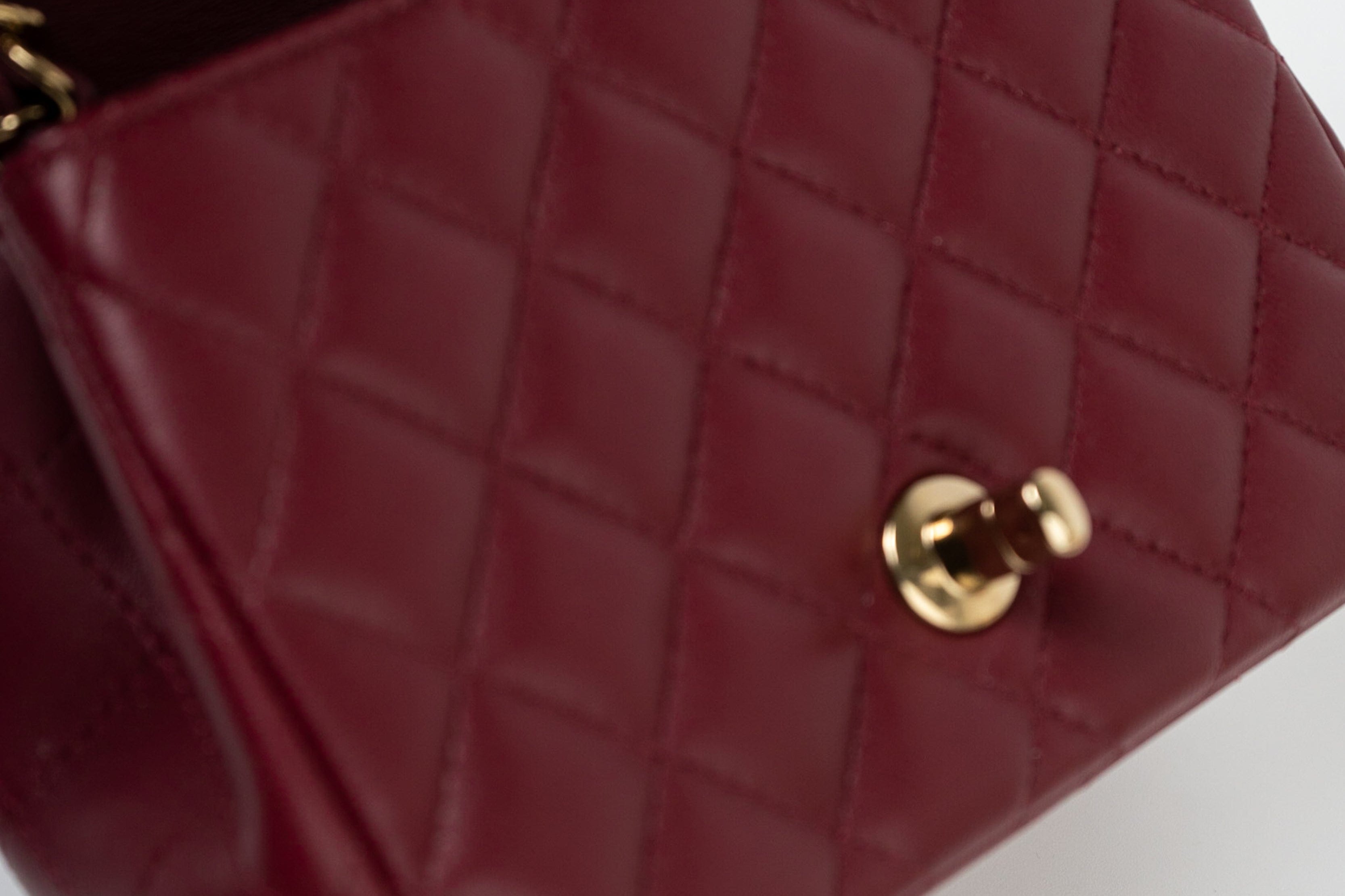 CHANEL Handbag 21K Burgundy Lambskin Quilted Mini Square Flap -Knockoff
