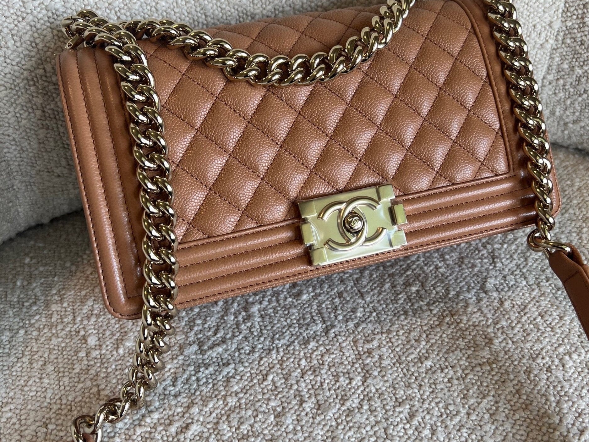 CHANEL Handbag 21K Caramel Caviar Quilted Old Medium Boy Bag LGHW -Knockoff
