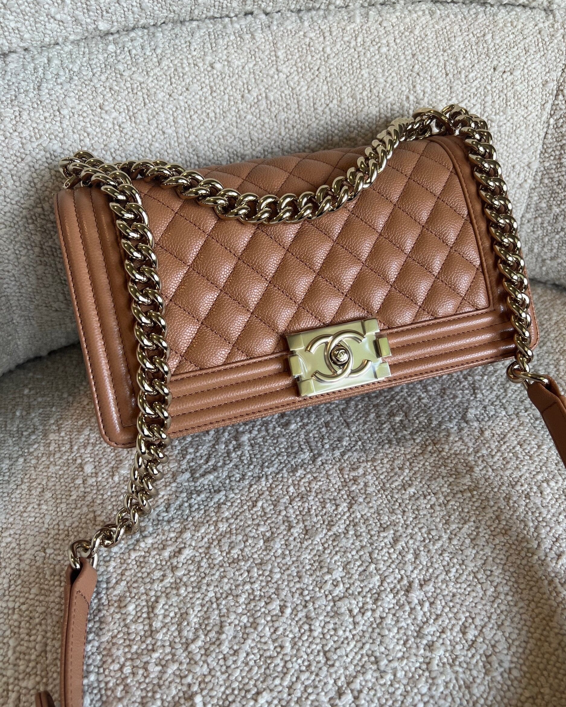 CHANEL Handbag 21K Caramel Caviar Quilted Old Medium Boy Bag LGHW -Knockoff
