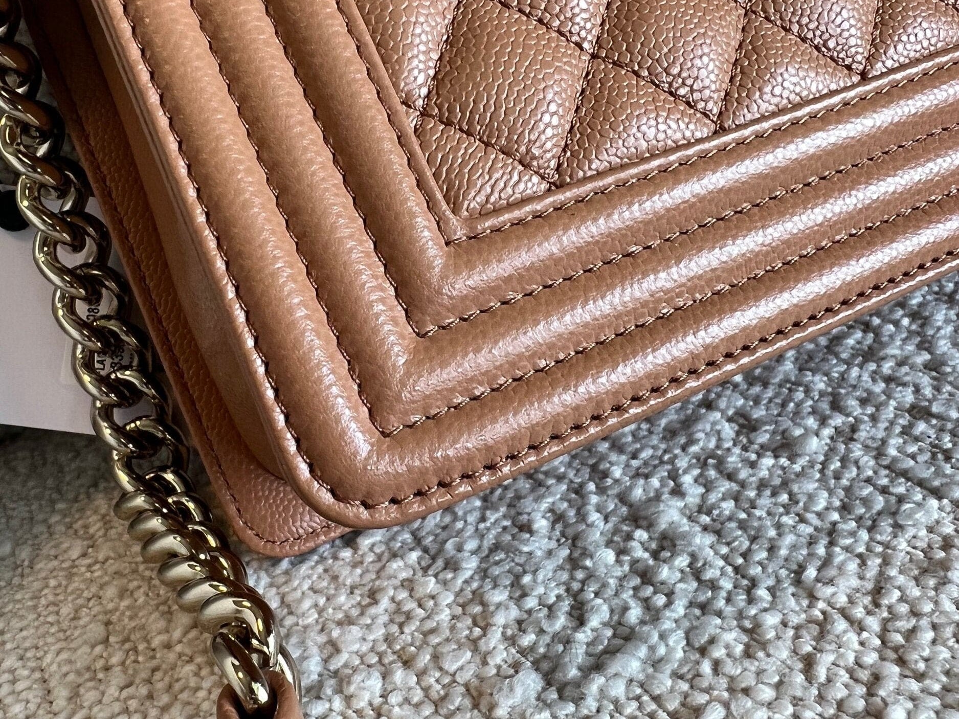 CHANEL Handbag 21K Caramel Caviar Quilted Old Medium Boy Bag LGHW -Knockoff
