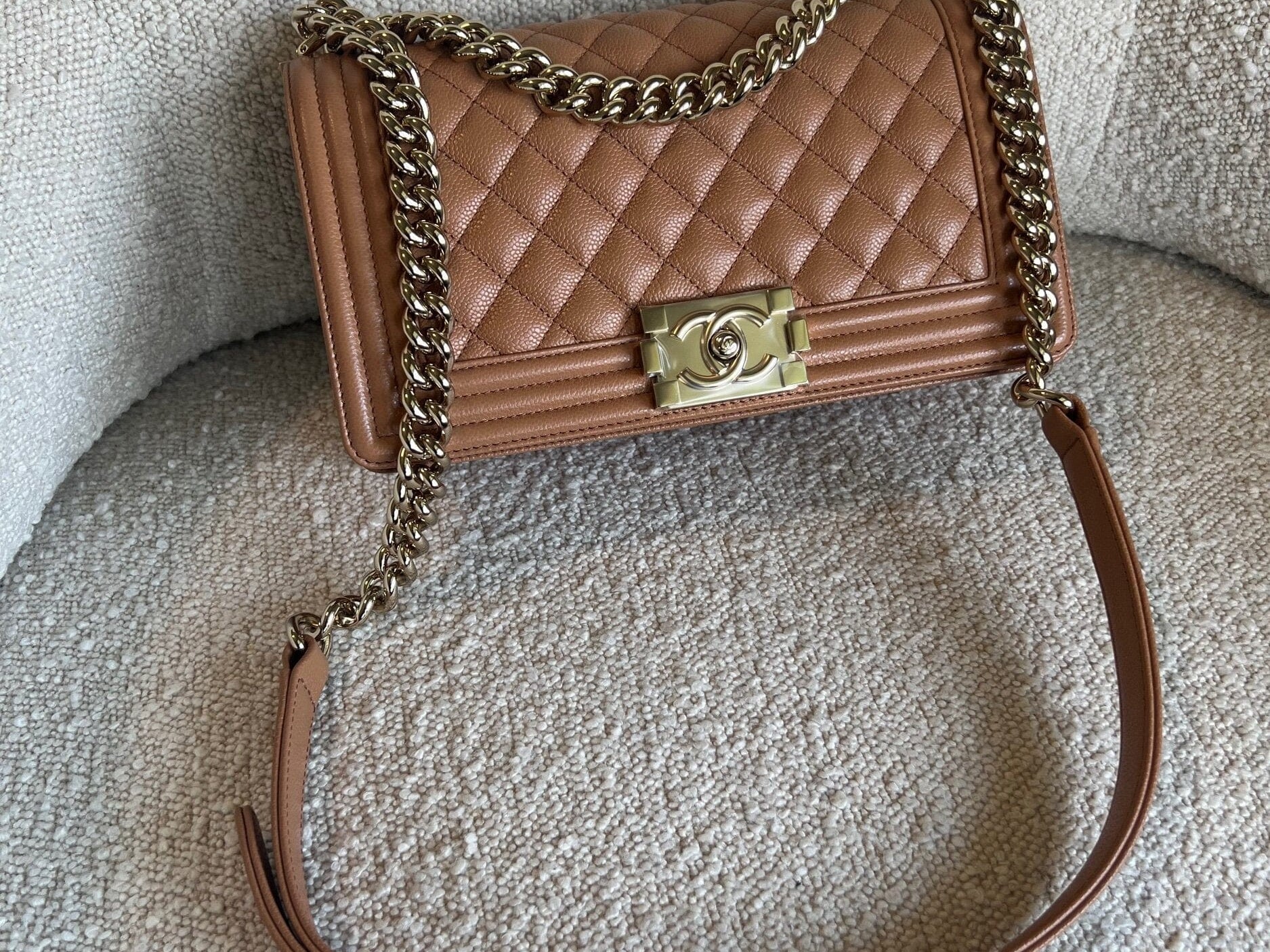 CHANEL Handbag 21K Caramel Caviar Quilted Old Medium Boy Bag LGHW -Knockoff
