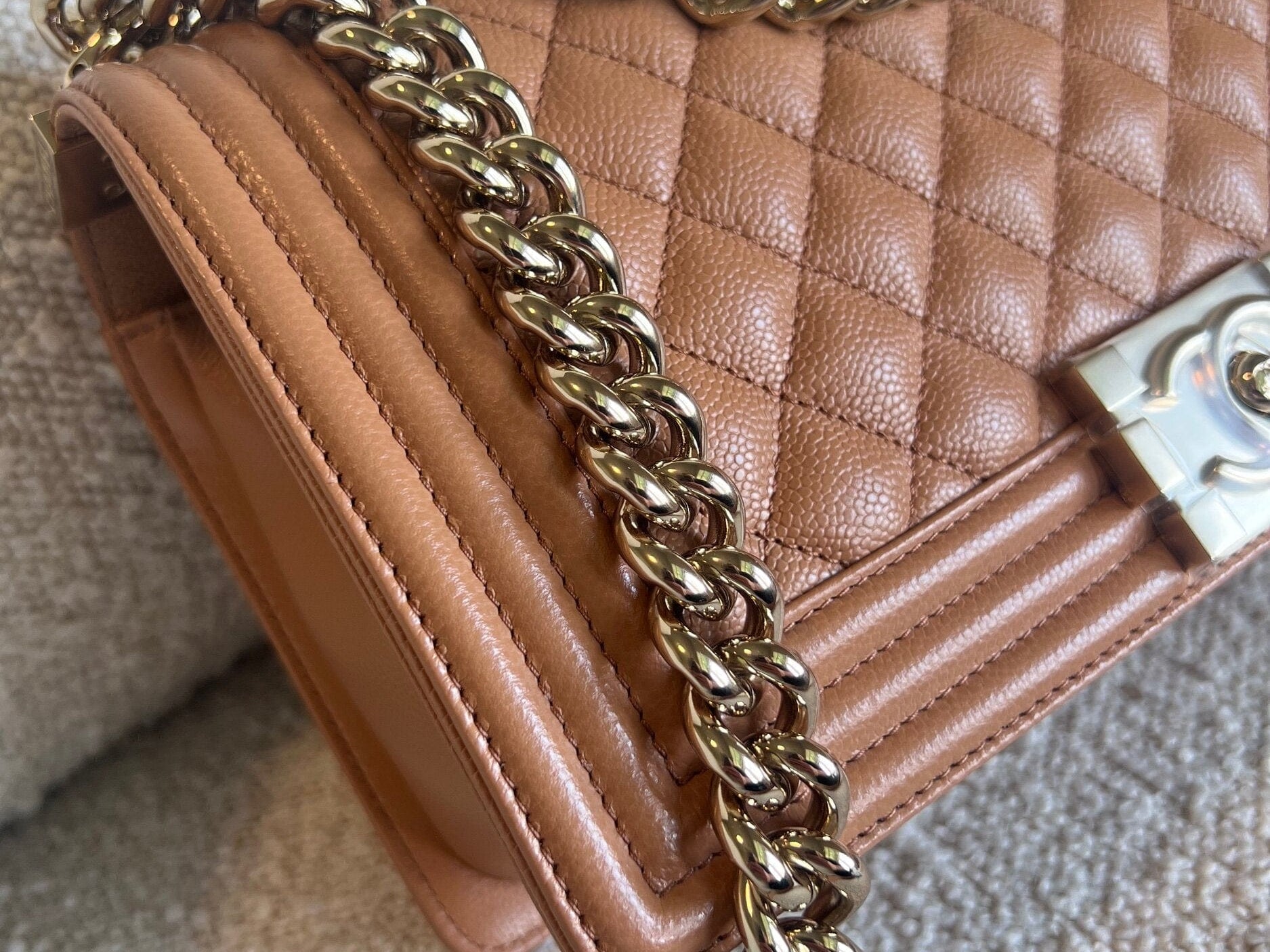 CHANEL Handbag 21K Caramel Caviar Quilted Old Medium Boy Bag LGHW -Knockoff
