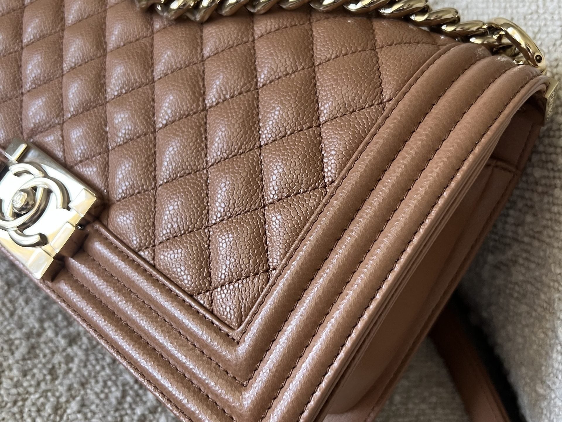 CHANEL Handbag 21K Caramel Caviar Quilted Old Medium Boy Bag LGHW - -Knockoff
