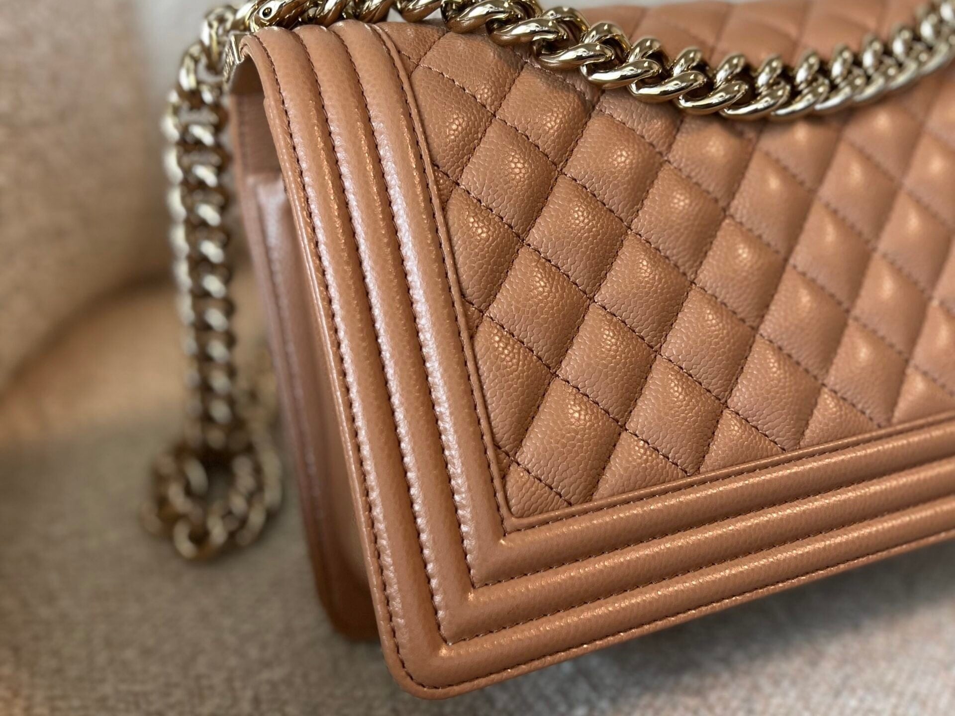 CHANEL Handbag 21K Caramel Caviar Quilted Old Medium Boy Bag LGHW -Knockoff
