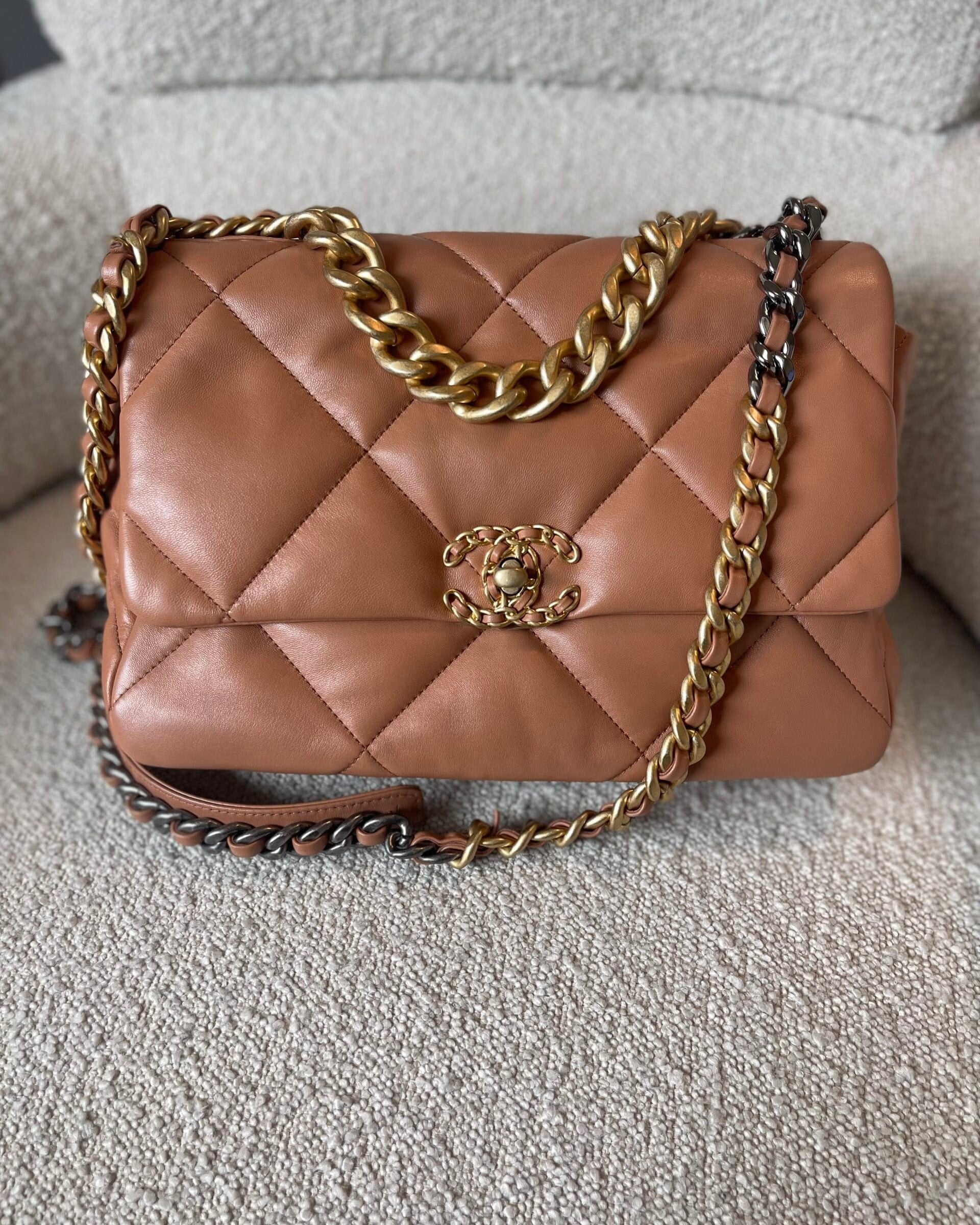 CHANEL Handbag 21K Caramel Lambskin Quilted 19 Flap Large Mixed Hardware -Knockoff
