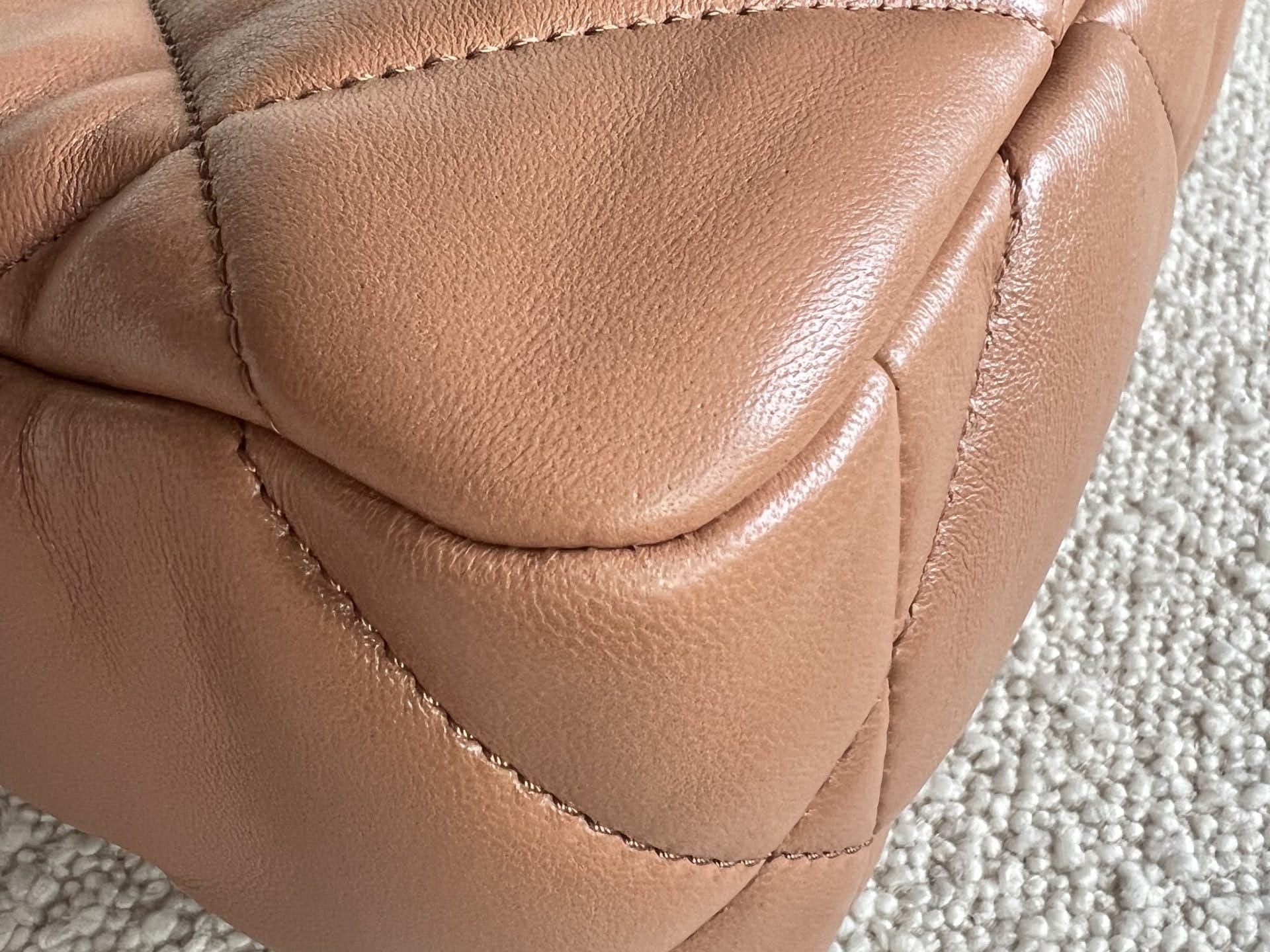 CHANEL Handbag 21K Chanel Caramel 19 Flap Small MHW -Knockoff
