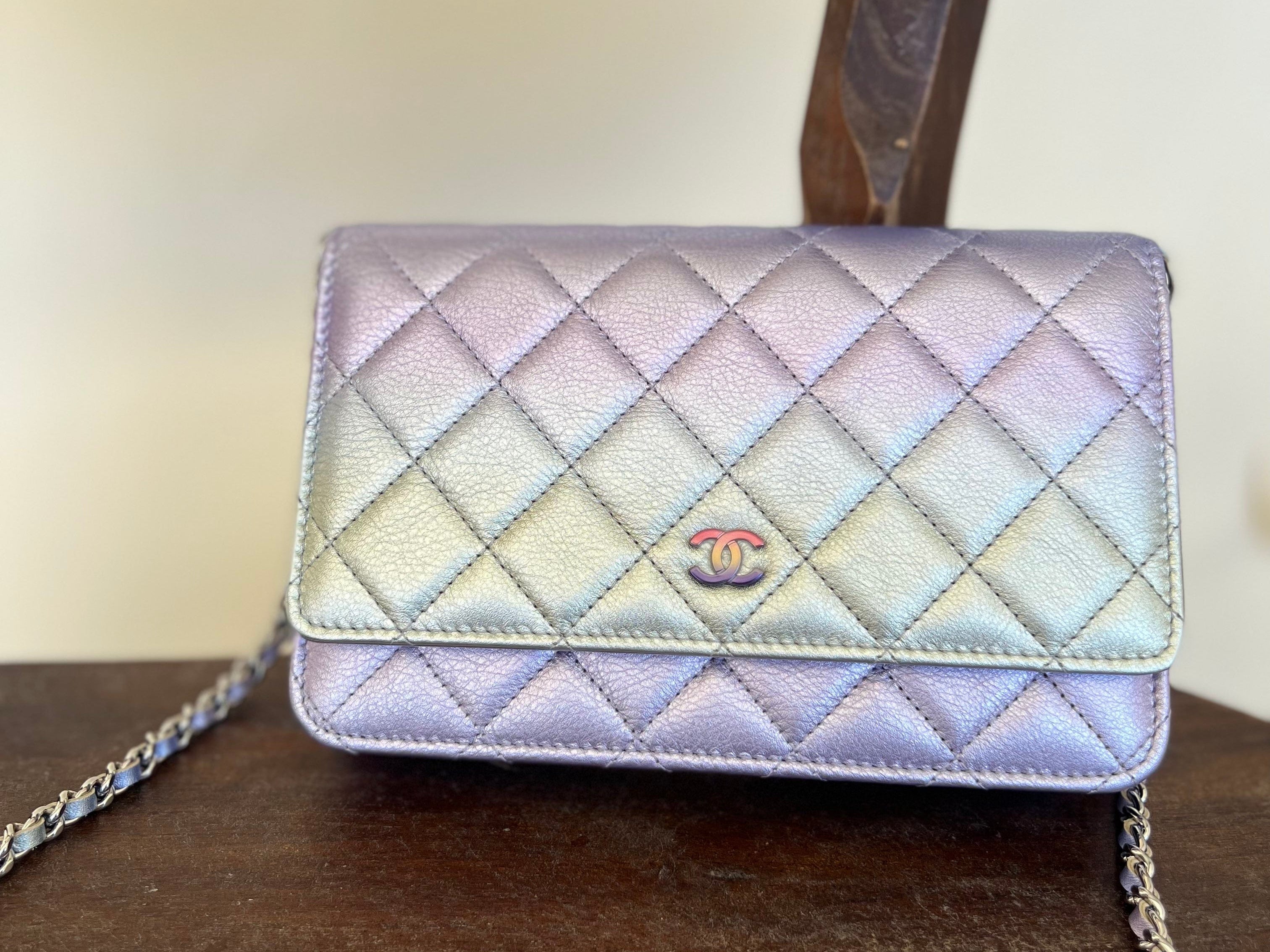 CHANEL Handbag 21K Gradient Metallic Rainbow Calfskin Quilted Wallet on Chain (WOC) -Knockoff
