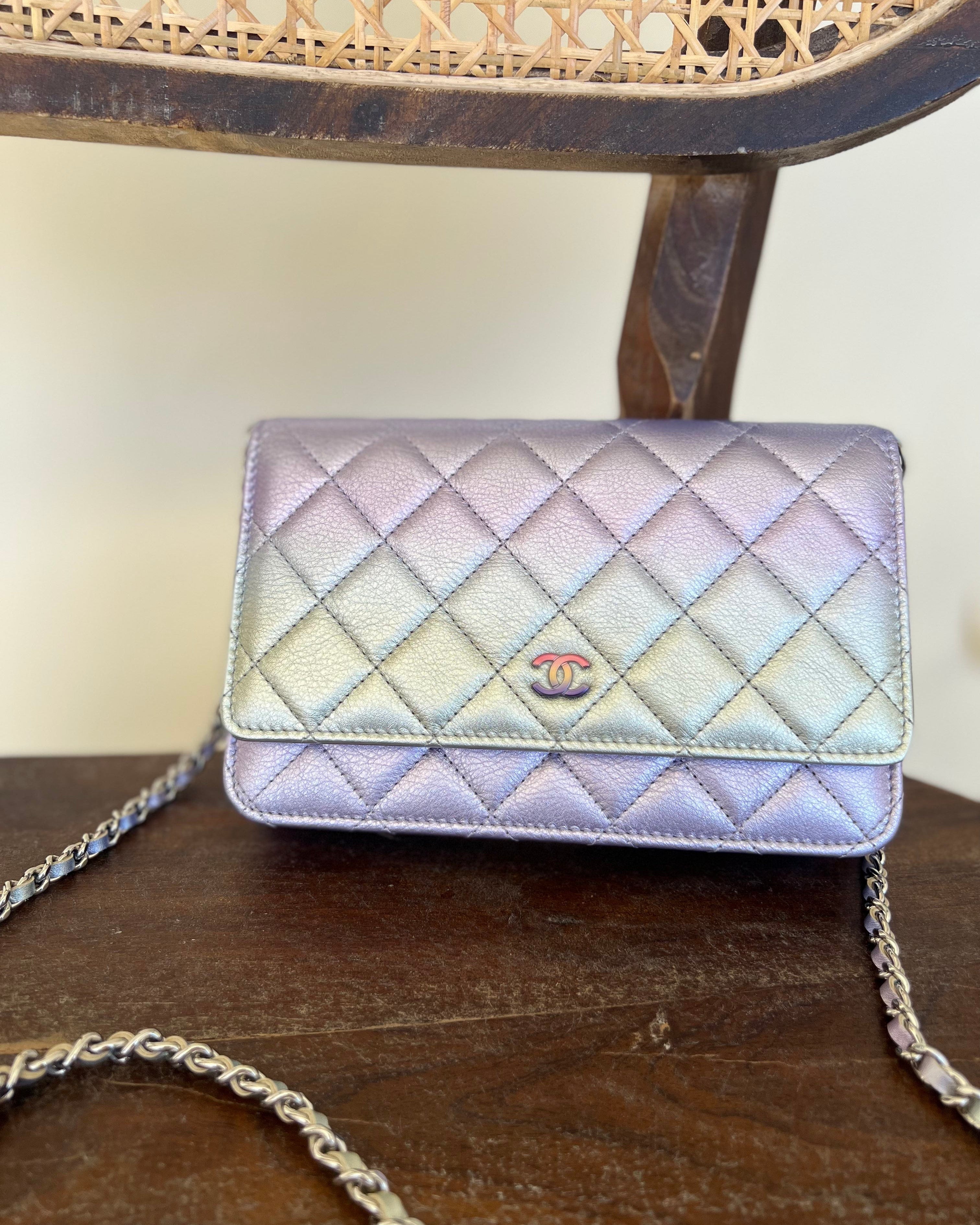 CHANEL Handbag 21K Gradient Metallic Rainbow Calfskin Quilted Wallet on Chain (WOC) -Knockoff
