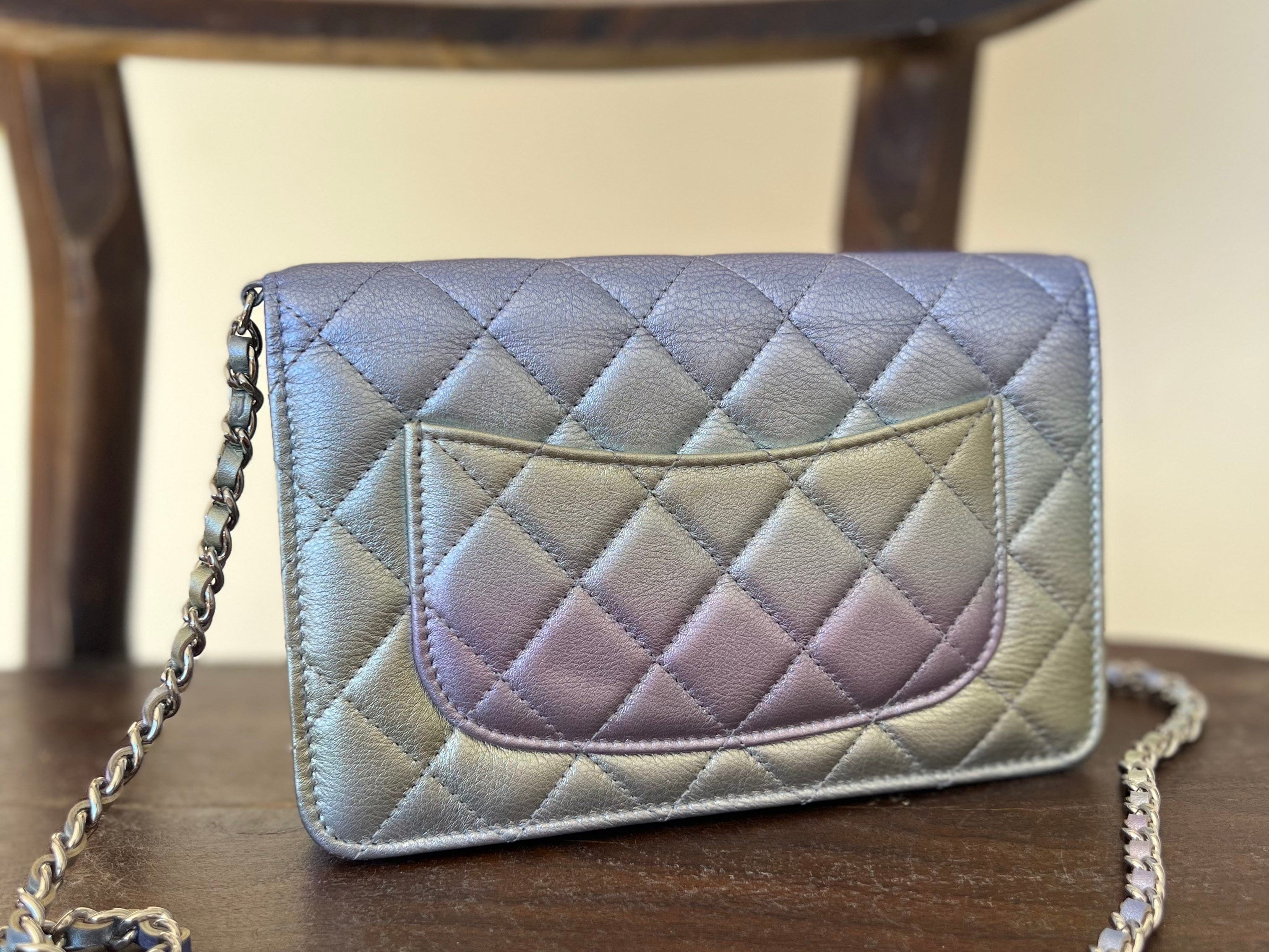 CHANEL Handbag 21K Gradient Metallic Rainbow Calfskin Quilted Wallet on Chain (WOC) -Knockoff
