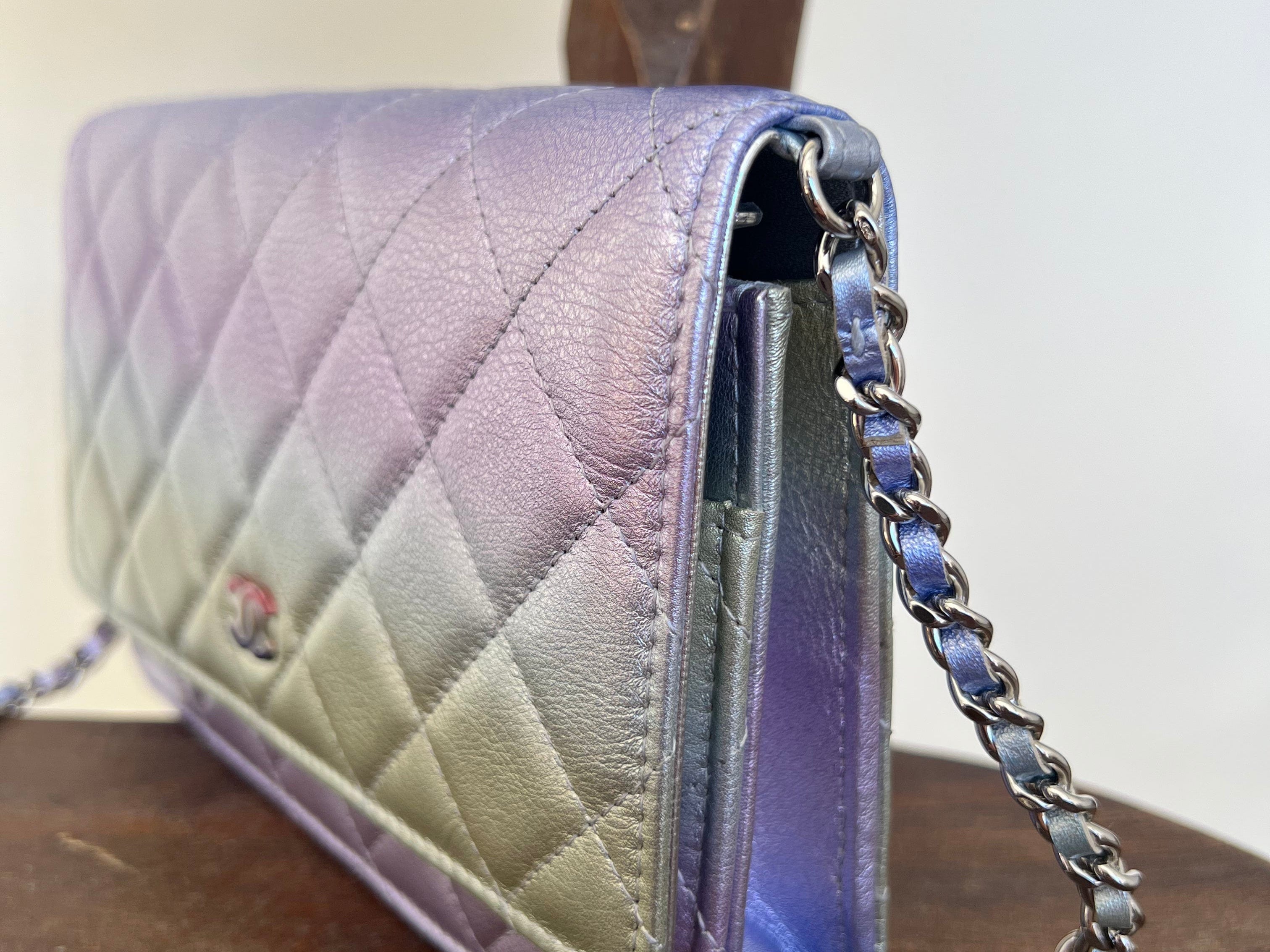 CHANEL Handbag 21K Gradient Metallic Rainbow Calfskin Quilted Wallet on Chain (WOC) -Knockoff
