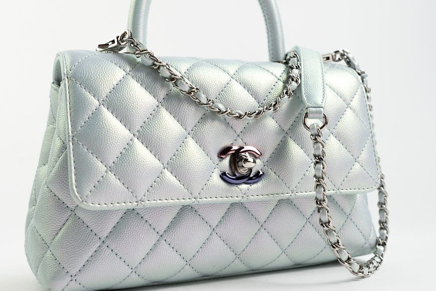 CHANEL Handbag 21K Iridescent Blue Caviar Quilted Coco Handle Small -Knockoff
