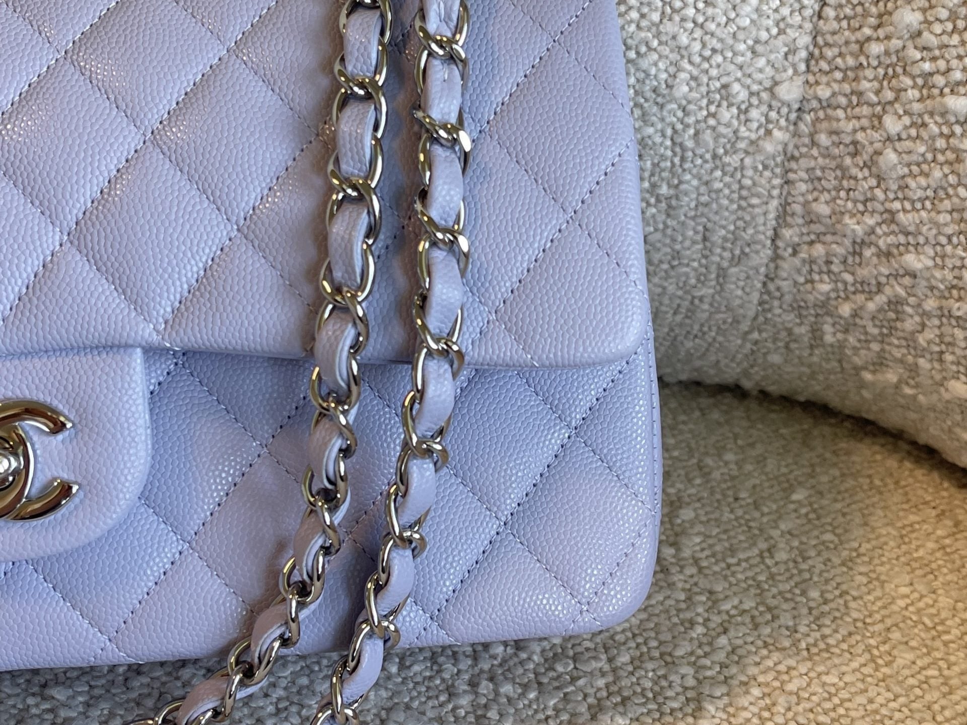 CHANEL Handbag 21K Lavender Caviar Quilted Classic Flap Medium SHW -Knockoff
