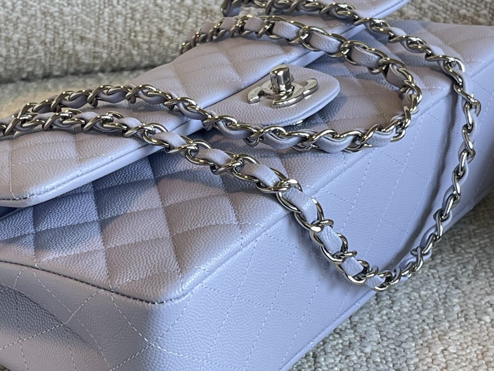 CHANEL Handbag 21K Lavender Caviar Quilted Classic Flap Medium SHW -Knockoff
