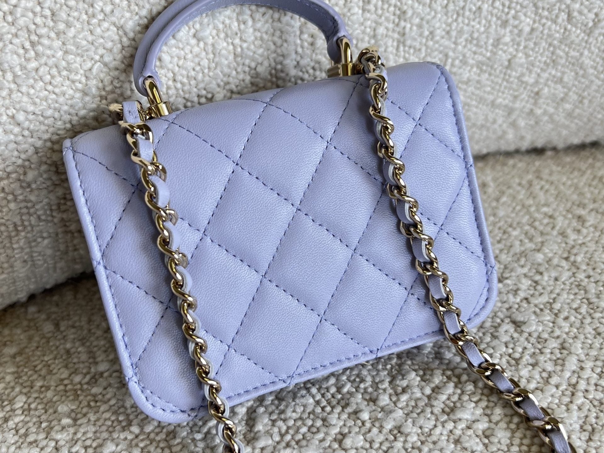 CHANEL Handbag 21K Lavender Lambskin Quilted Micro Coin Purse with Chain LGHW -Knockoff
