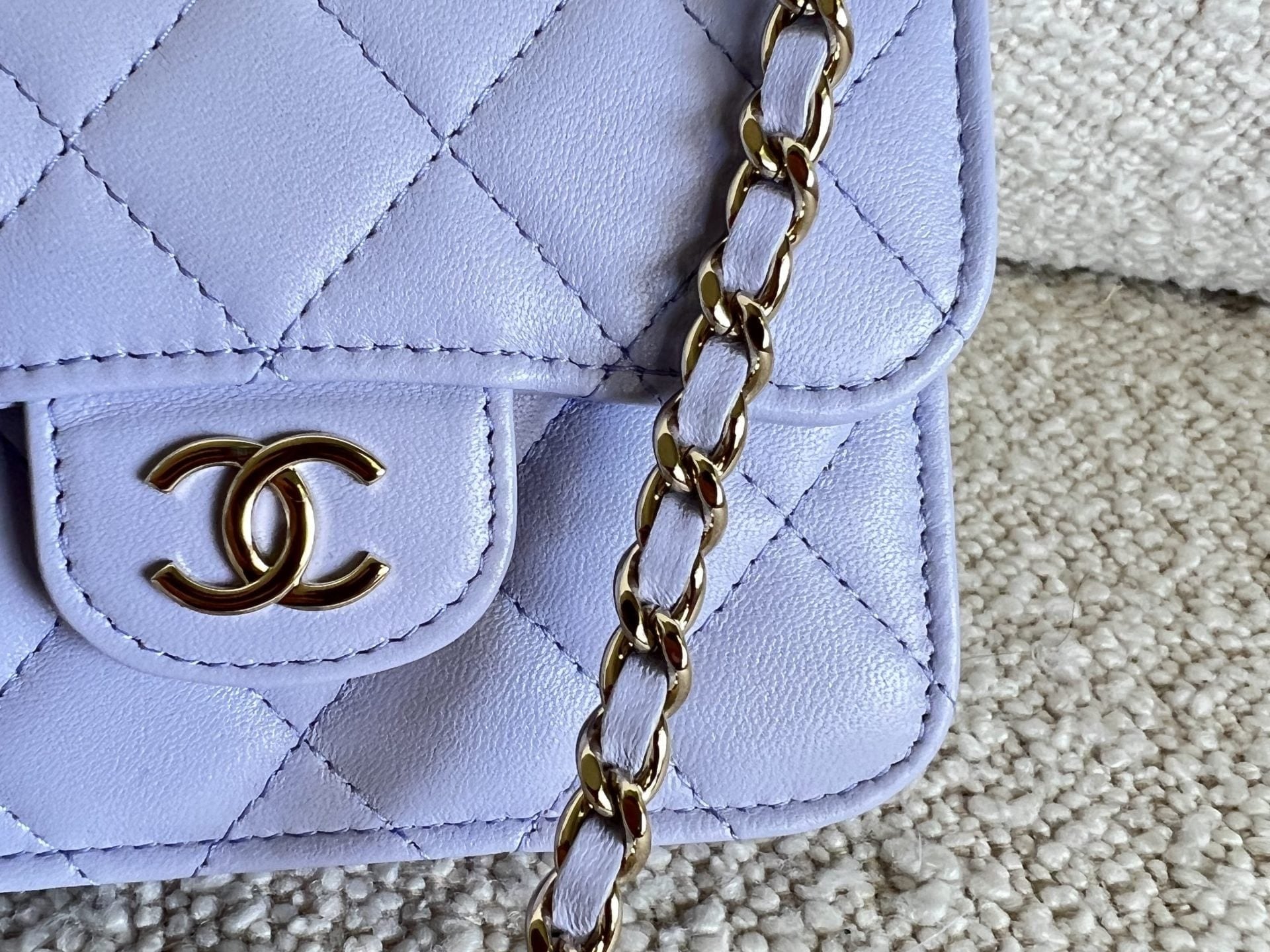 CHANEL Handbag 21K Lavender Lambskin Quilted Micro Coin Purse with Chain LGHW -Knockoff
