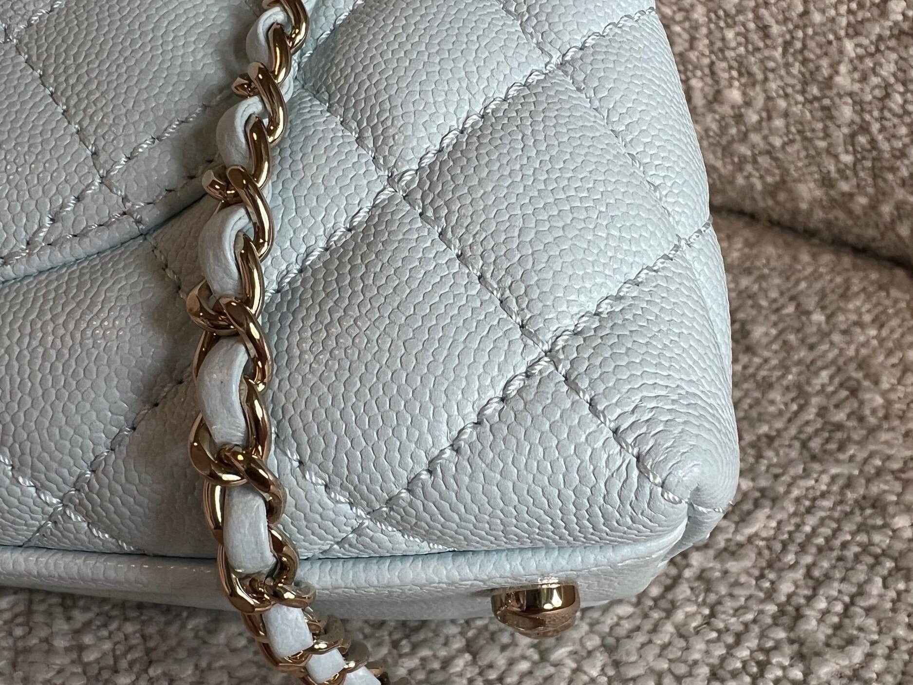 CHANEL Handbag 21K Light Blue Caviar Quilted Coco Handle Small LGHW -Knockoff
