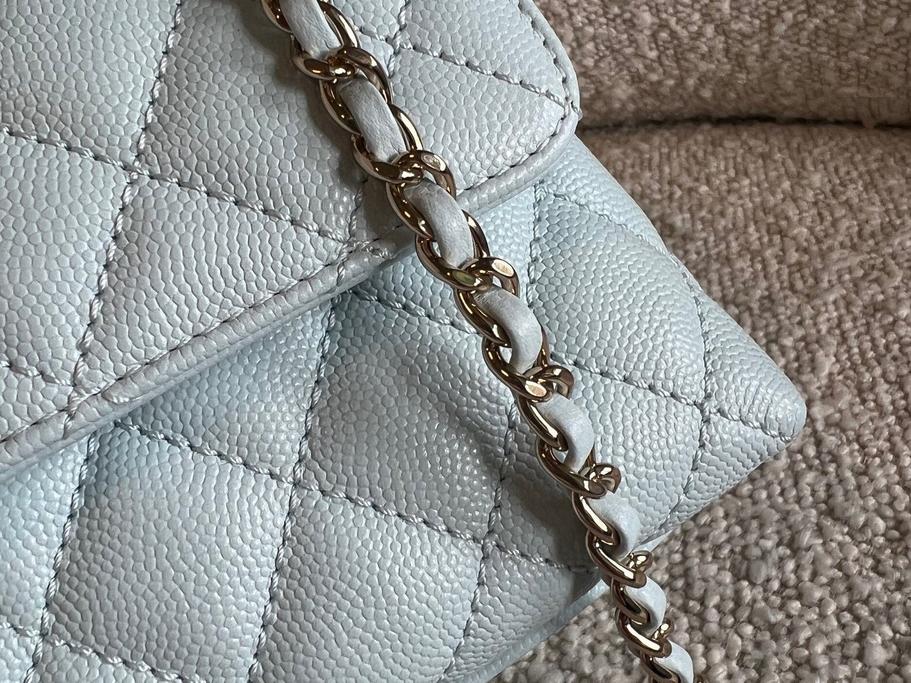 CHANEL Handbag 21K Light Blue Caviar Quilted Coco Handle Small LGHW -Knockoff
