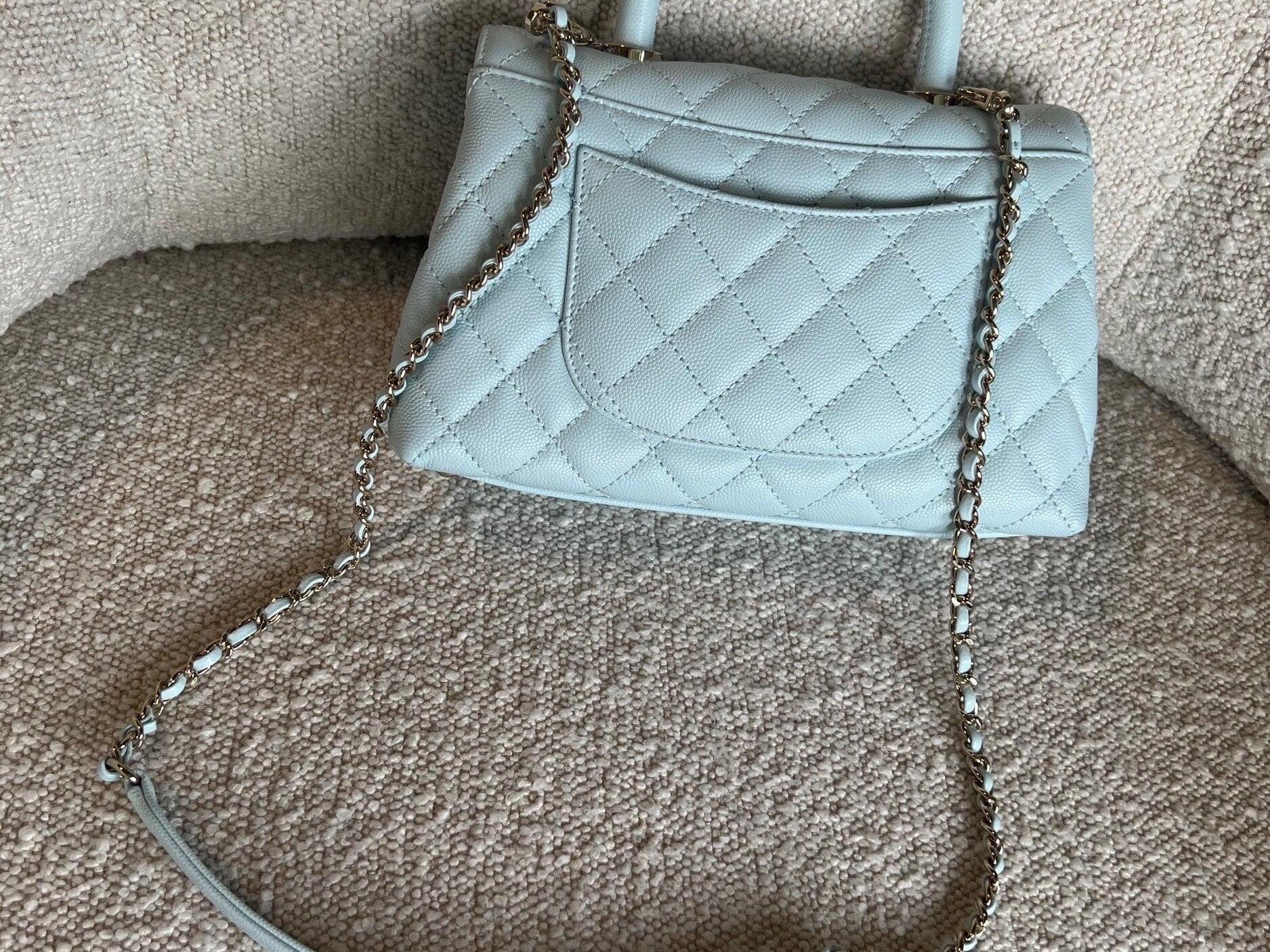 CHANEL Handbag 21K Light Blue Caviar Quilted Coco Handle Small LGHW -Knockoff
