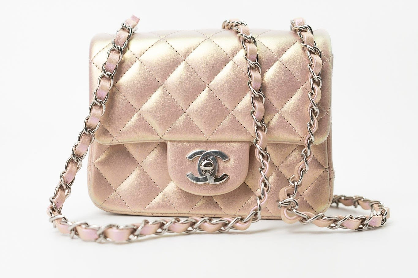 CHANEL Handbag 21K Mini Pink Iridescent Square Lambskin Quilted Classic Flap SHW -Knockoff
