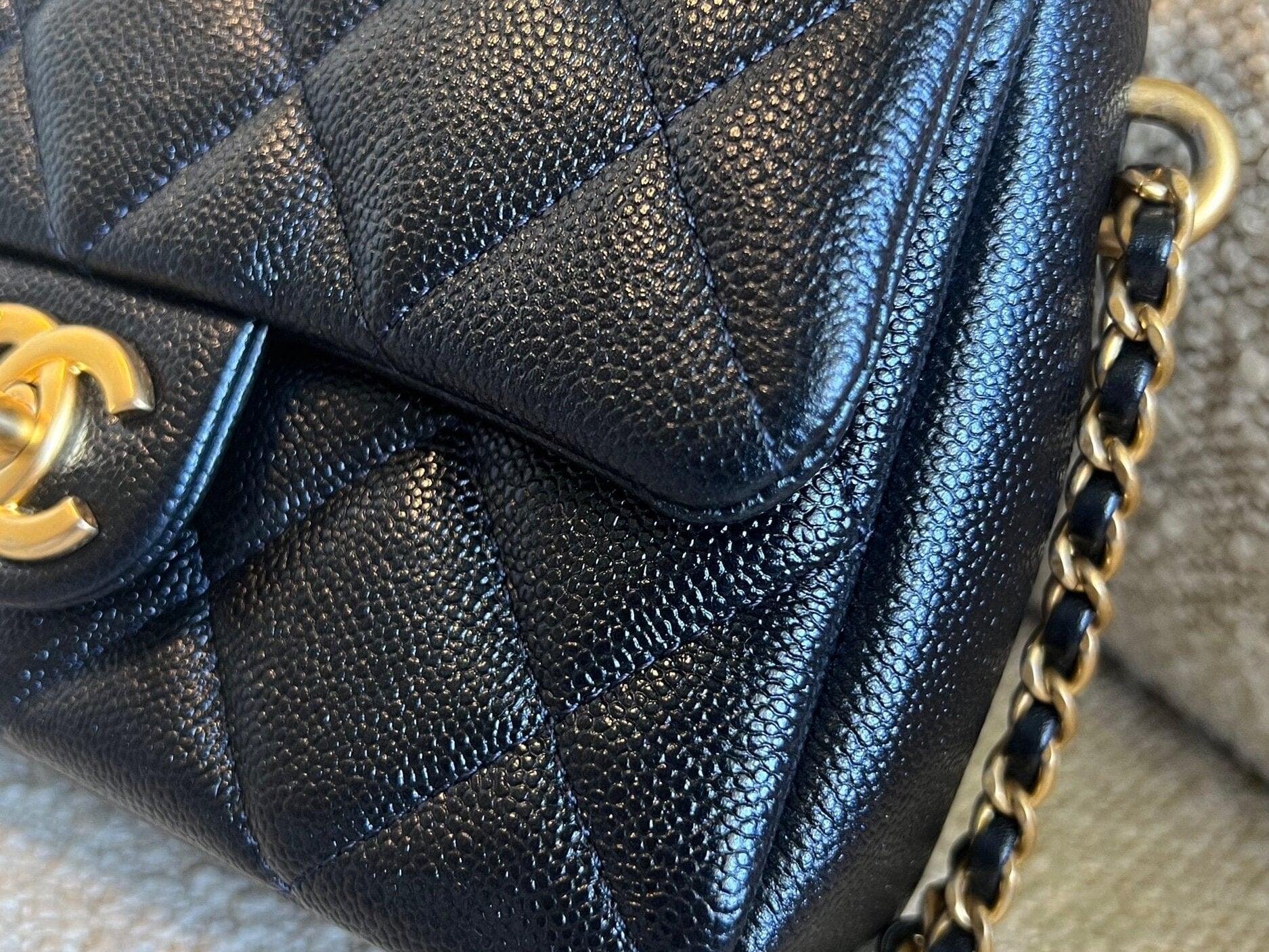 CHANEL Handbag 21K My Perfect Bag Iridescent Black Caviar Quilted AGHW -Knockoff
