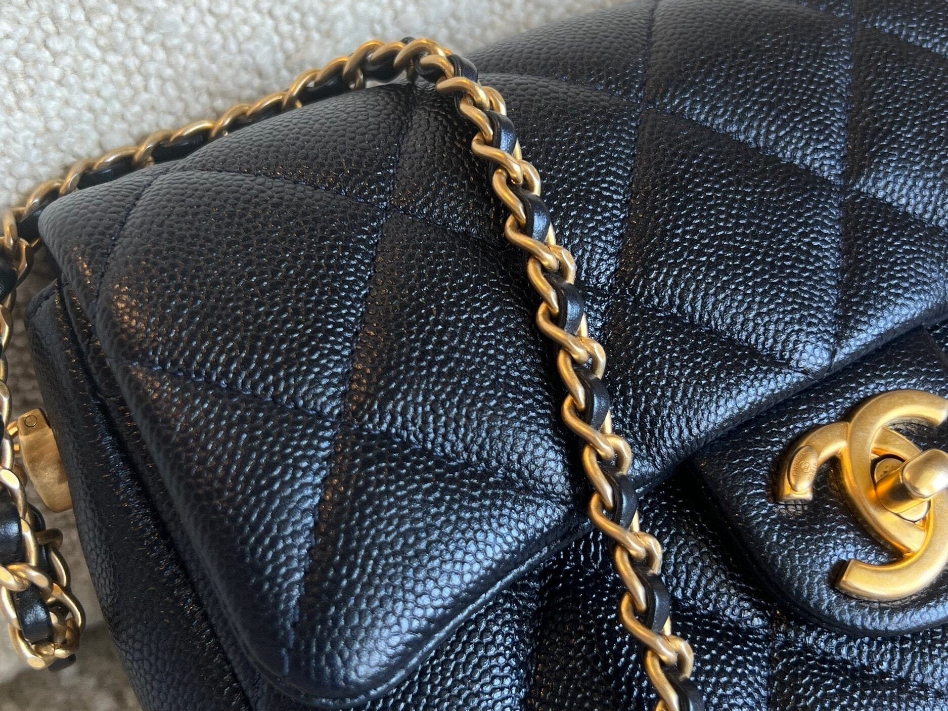 CHANEL Handbag 21K My Perfect Bag Iridescent Black Caviar Quilted AGHW -Knockoff
