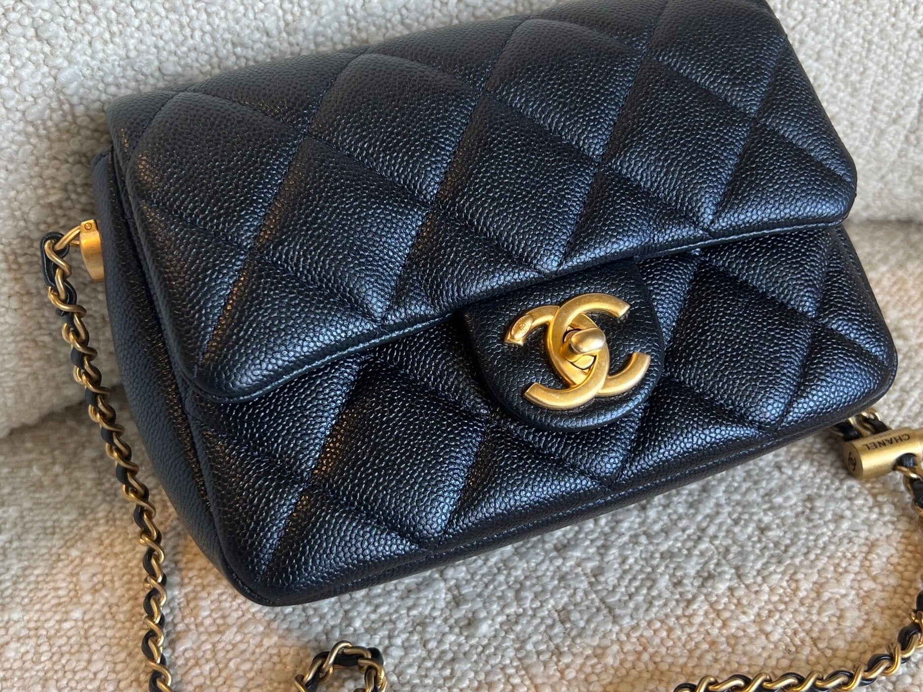 CHANEL Handbag 21K My Perfect Bag Iridescent Black Caviar Quilted AGHW -Knockoff
