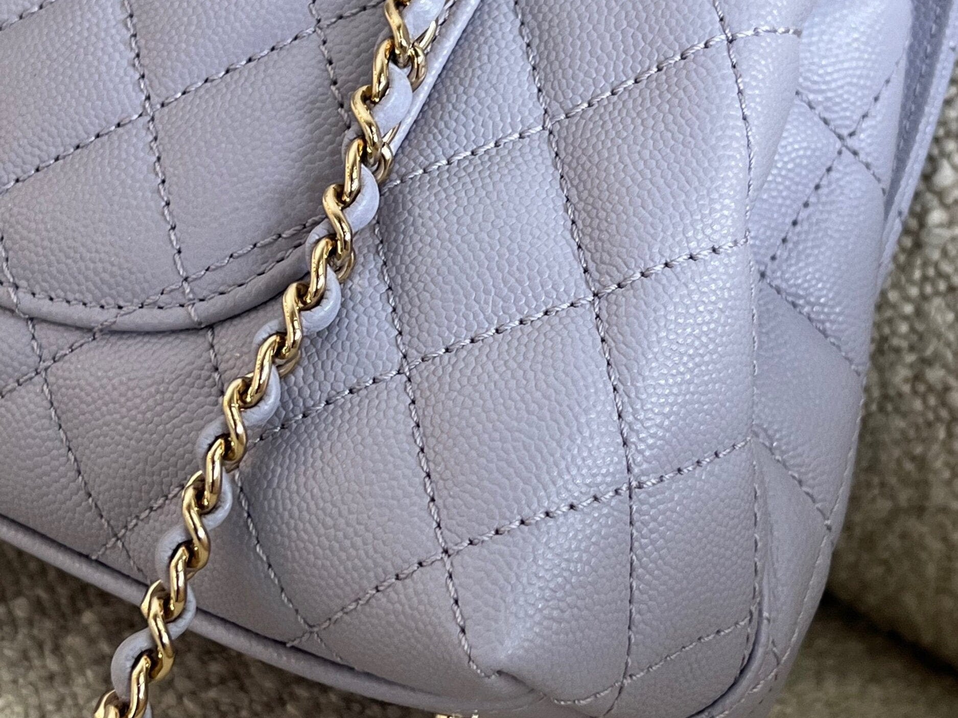 CHANEL Handbag 21K Quilted Coco Handle Lilac Caviar Small LGHW -Knockoff
