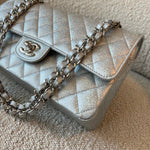 CHANEL Handbag 21K Silver Metallic Caviar Quilted Classic Double Flap Medium Silver Hardware -Knockoff
