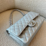 CHANEL Handbag 21K Silver Metallic Caviar Quilted Classic Double Flap Medium Silver Hardware -Knockoff
