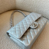 CHANEL Handbag 21K Silver Metallic Caviar Quilted Classic Double Flap Medium Silver Hardware -Knockoff
