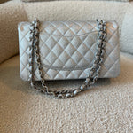 CHANEL Handbag 21K Silver Metallic Caviar Quilted Classic Double Flap Medium Silver Hardware -Knockoff
