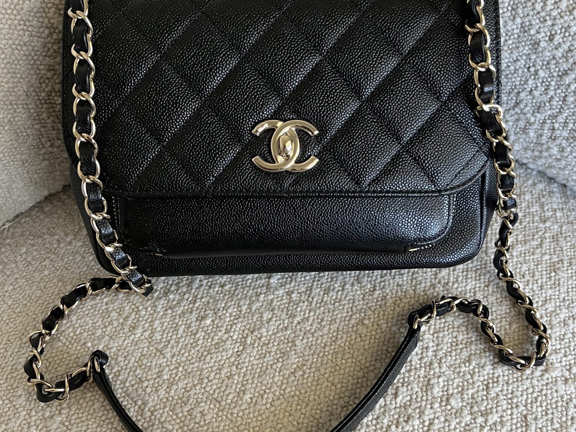 CHANEL Handbag 21P Black Caviar Quilted Medium Business Affinity LGHW -Knockoff
