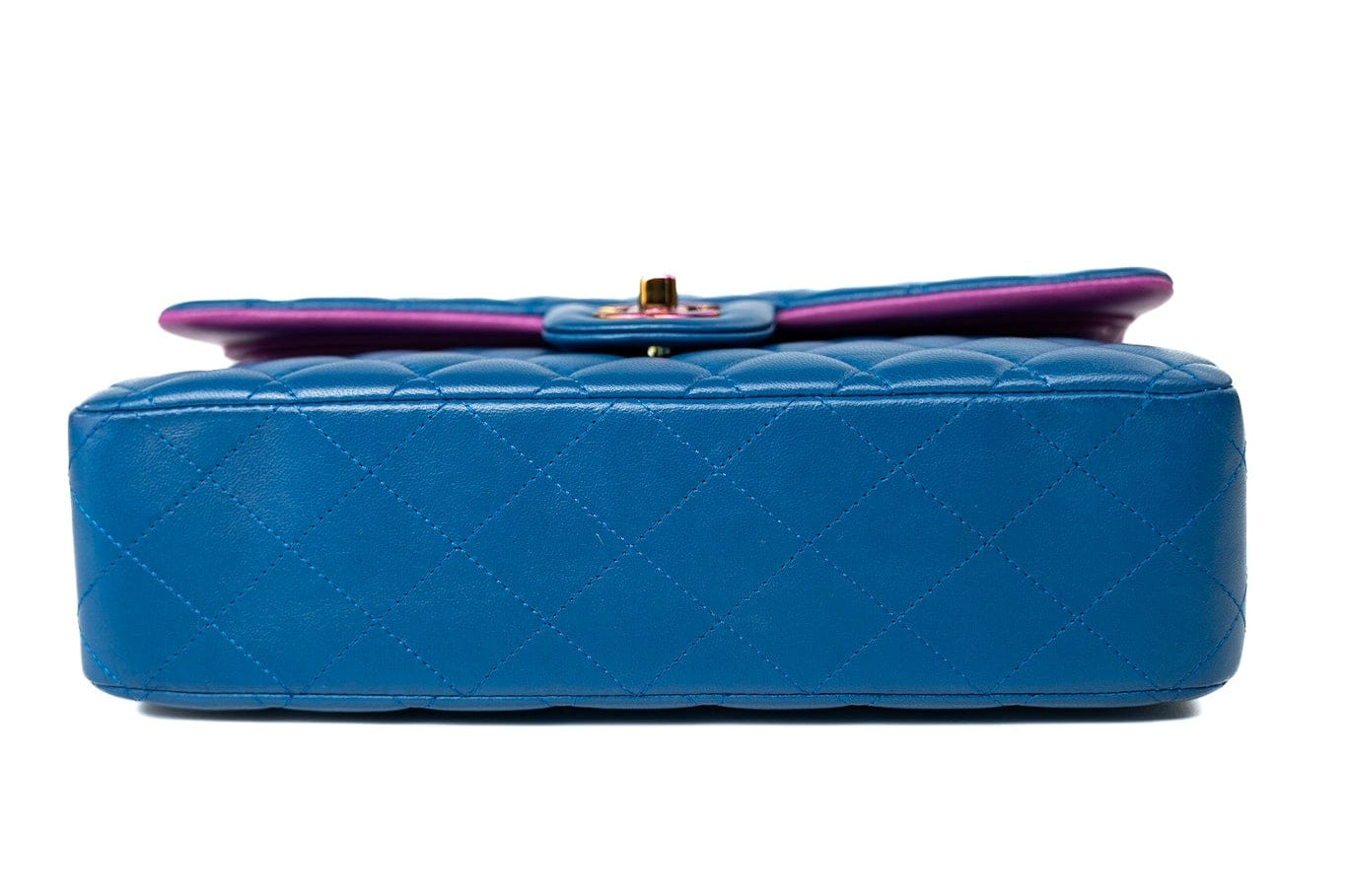 CHANEL Handbag 21P Blue Lambskin Quilted Classic Flap Medium Rainbow Hardware -Knockoff
