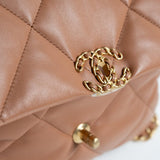 CHANEL Handbag 21P Caramel Lambskin Quilted 19 Flap Large Mixed Hardware -Knockoff
