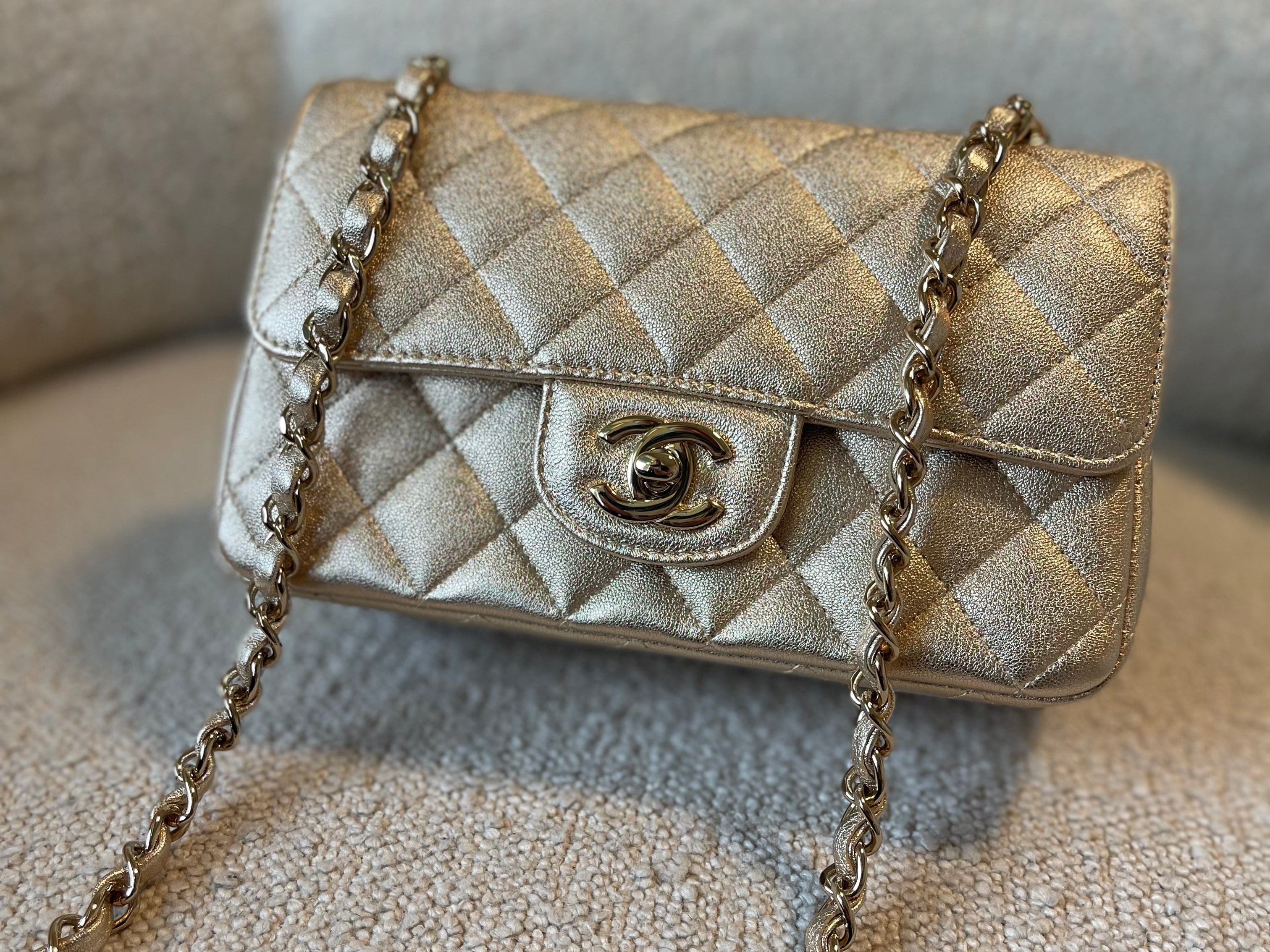 CHANEL Handbag 21P GOLD METALLIC CAVIAR QUILTED MINI RECTANGULAR SINGLE FLAP LIGHT GOLD HARDWARE -Knockoff
