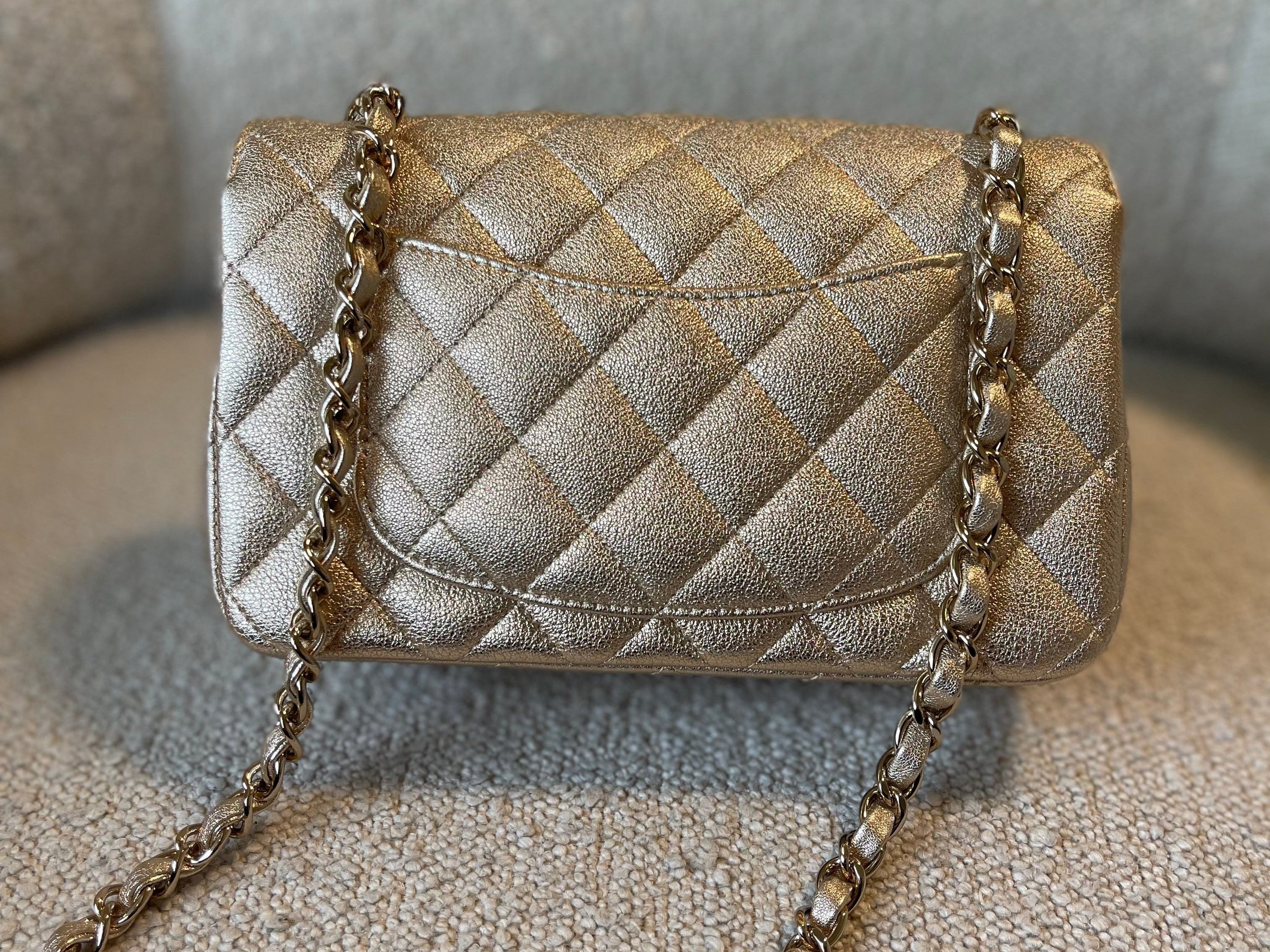 CHANEL Handbag 21P GOLD METALLIC CAVIAR QUILTED MINI RECTANGULAR SINGLE FLAP LIGHT GOLD HARDWARE -Knockoff
