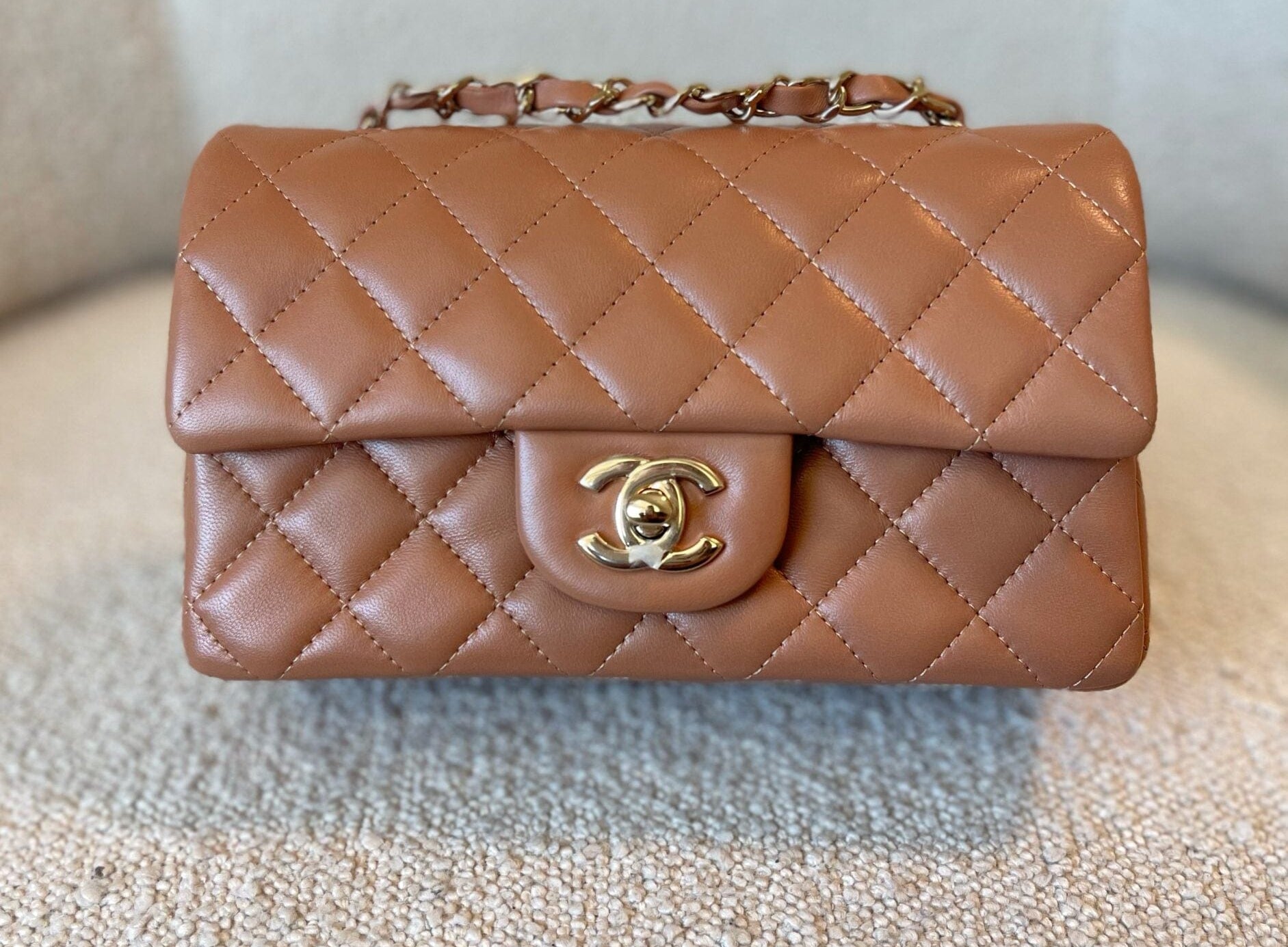 CHANEL Handbag 21P Mini Rectangular Caramel Lambskin Quilted Flap Light Gold Hardware -Knockoff
