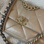 CHANEL Handbag 21S Beige Lambskin Quilted 19 Flap Small Mixed Hardware -Knockoff
