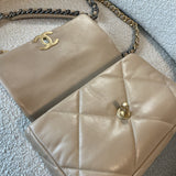 CHANEL Handbag 21S Beige Lambskin Quilted 19 Flap Small Mixed Hardware -Knockoff
