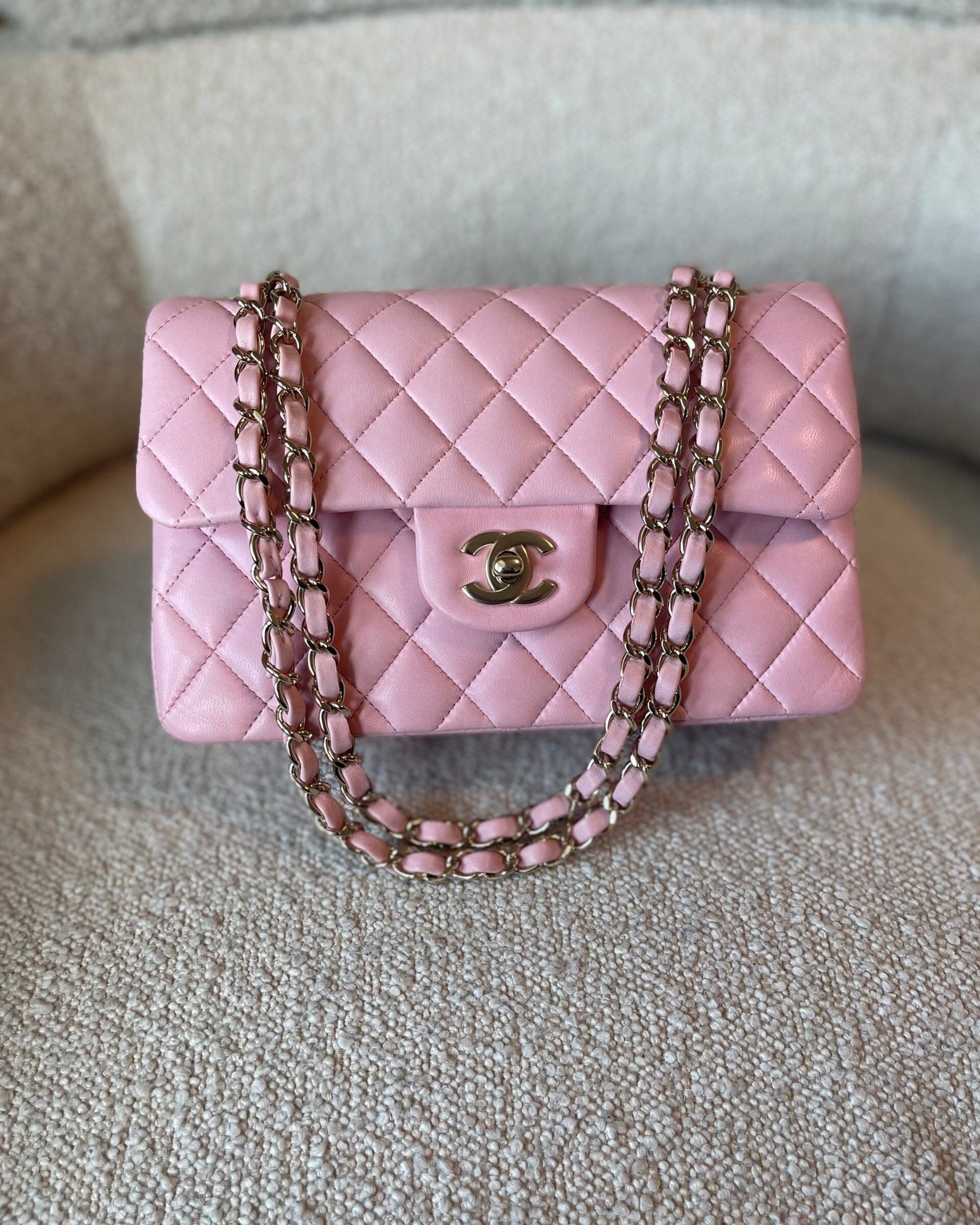 CHANEL Handbag 21S Light Pink Lambskin Quilted Classic Flap Small -Knockoff
