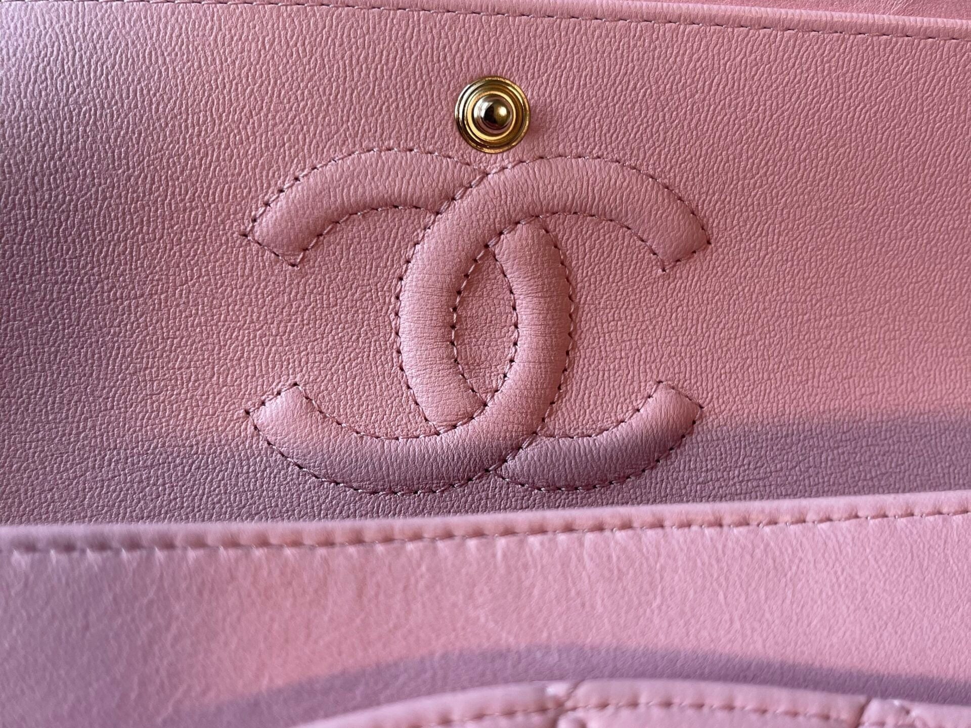 CHANEL Handbag 21S Light Pink Lambskin Quilted Classic Flap Small -Knockoff
