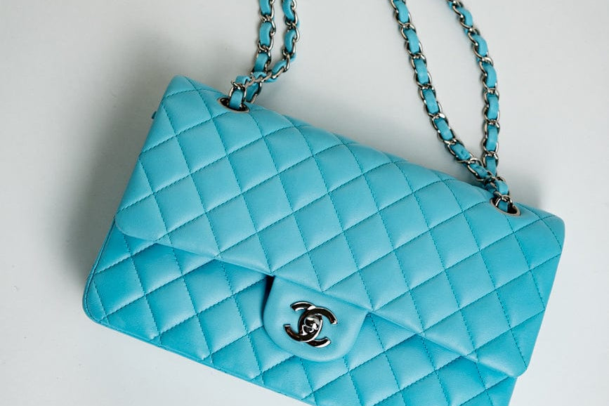 CHANEL Handbag 21S Neon Blue Lambskin Quilted Classic Flap Medium SHW -Knockoff
