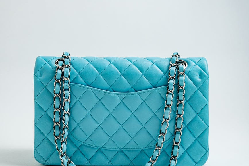 CHANEL Handbag 21S Neon Blue Lambskin Quilted Classic Flap Medium SHW -Knockoff
