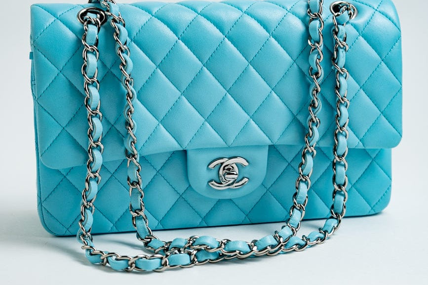 CHANEL Handbag 21S Neon Blue Lambskin Quilted Classic Flap Medium SHW -Knockoff
