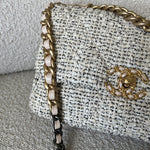 CHANEL Handbag 21S Oreo Tweed 19 Flap Small Mixed Hardware -Knockoff
