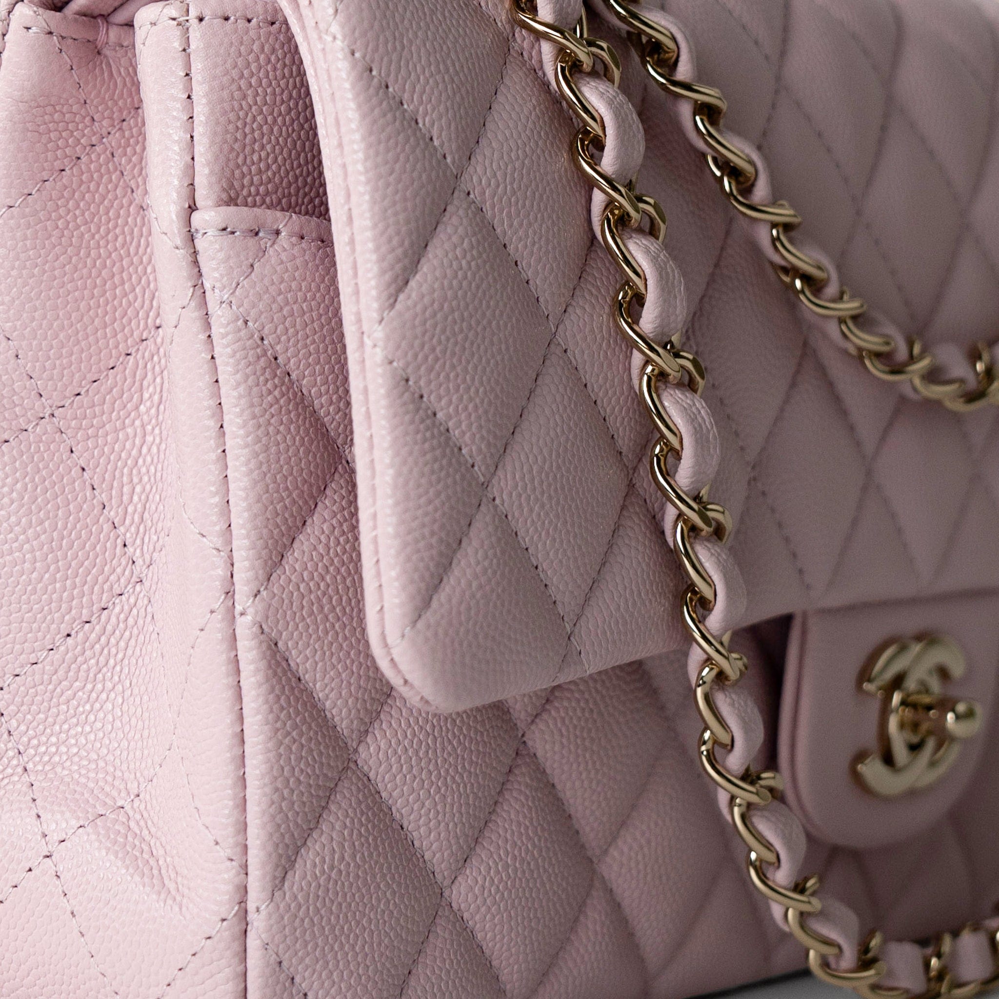 CHANEL Handbag 21S Pink Clair Caviar Classic Flap Quilted Medium LGHW -Knockoff
